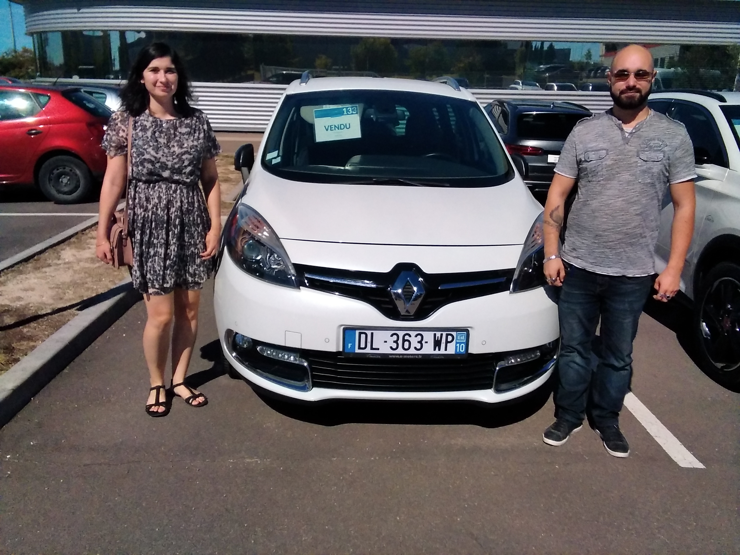 Avis-mandataire-auto-Emotors-Renault-Grand-scenic-i-Grand-sc-nic-dci-110-fap-eco2-bose-edc-7-pl.