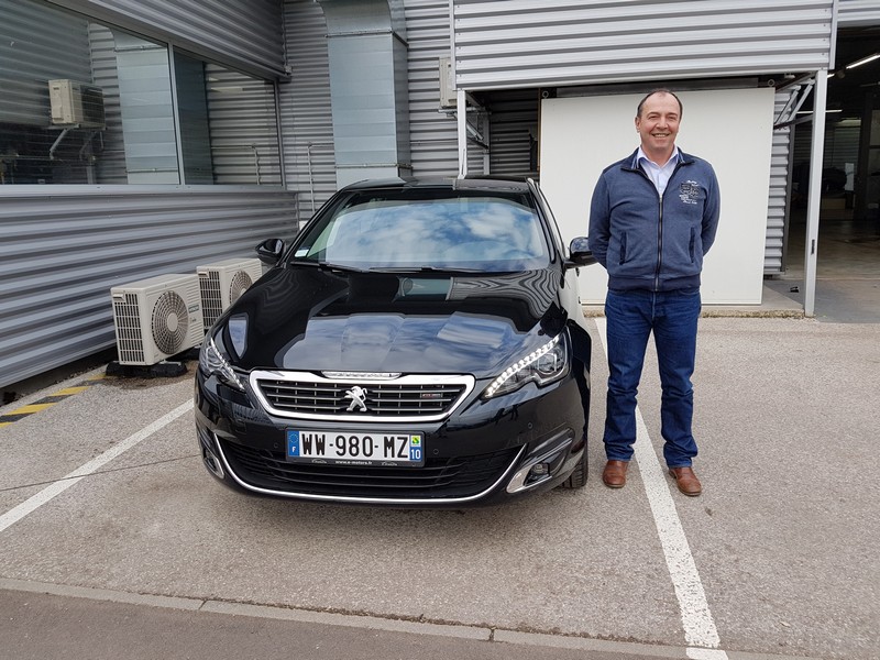 Avis-mandataire-auto-Emotors-Peugeot-308-Gt-line-puretech-130-eat6.