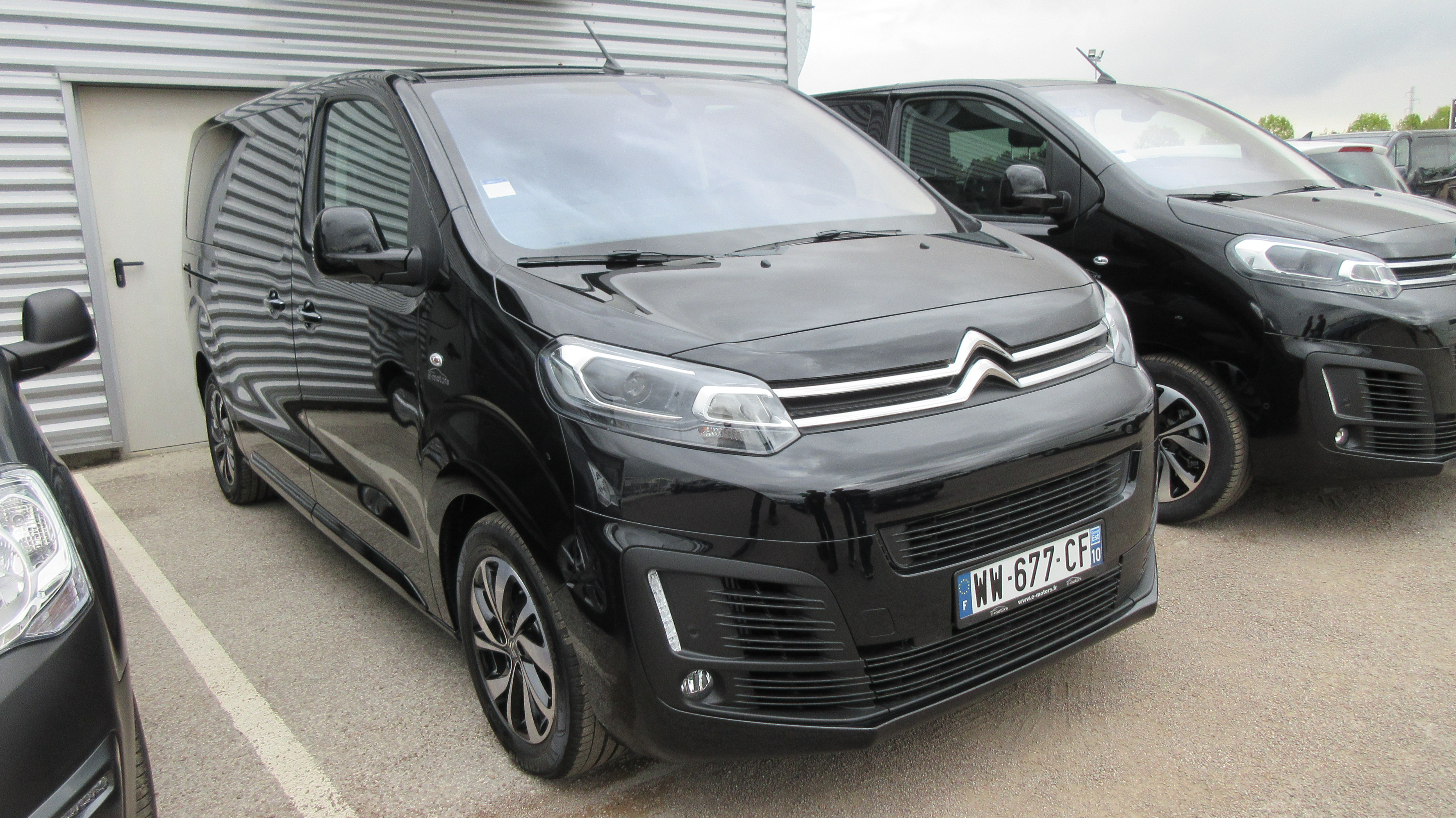 Avis-mandataire-auto-Emotors-Citroen-Spacetourer-Shine-m-bluehdi-180-s-s-eat6.