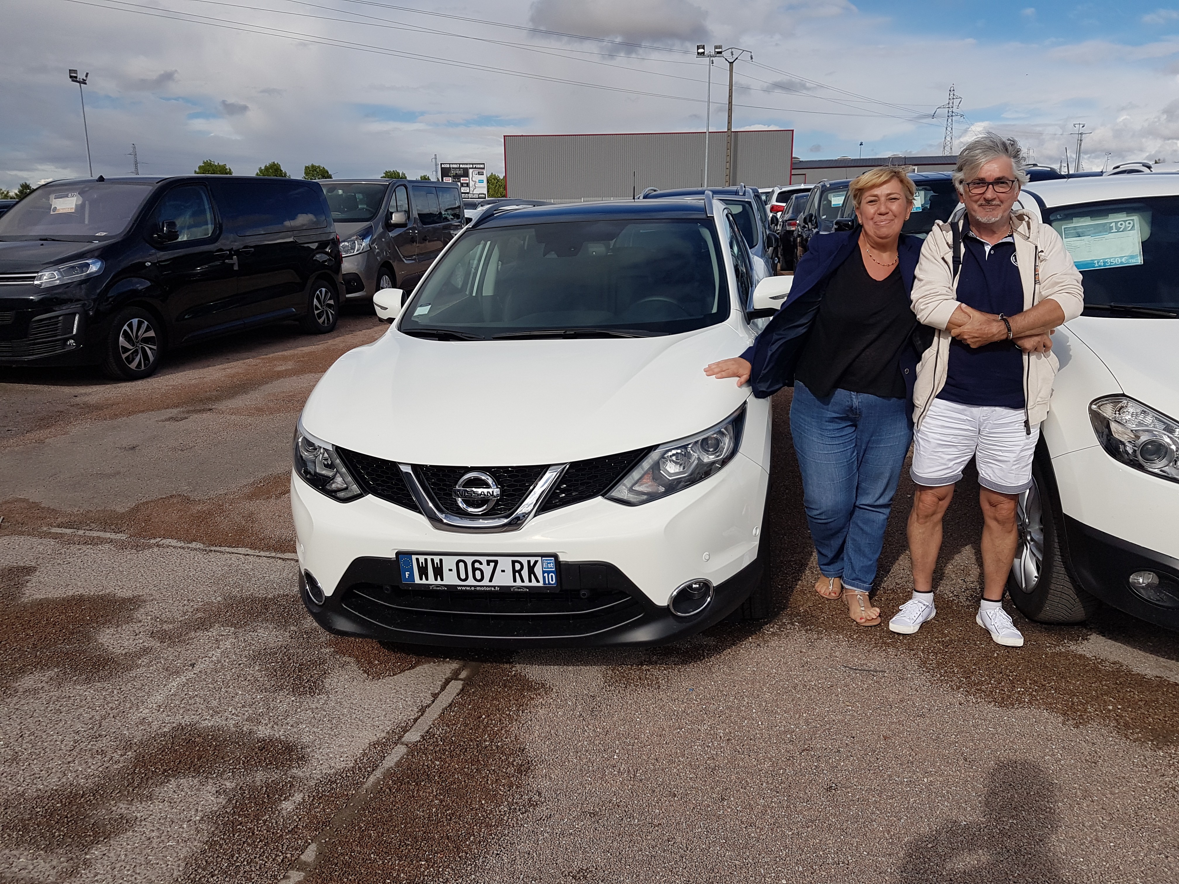 Avis-mandataire-auto-Emotors-Nissan-Qashqai-Tekna-dci-130-4x4-plus-toit-vitr-plus-jantes-17.