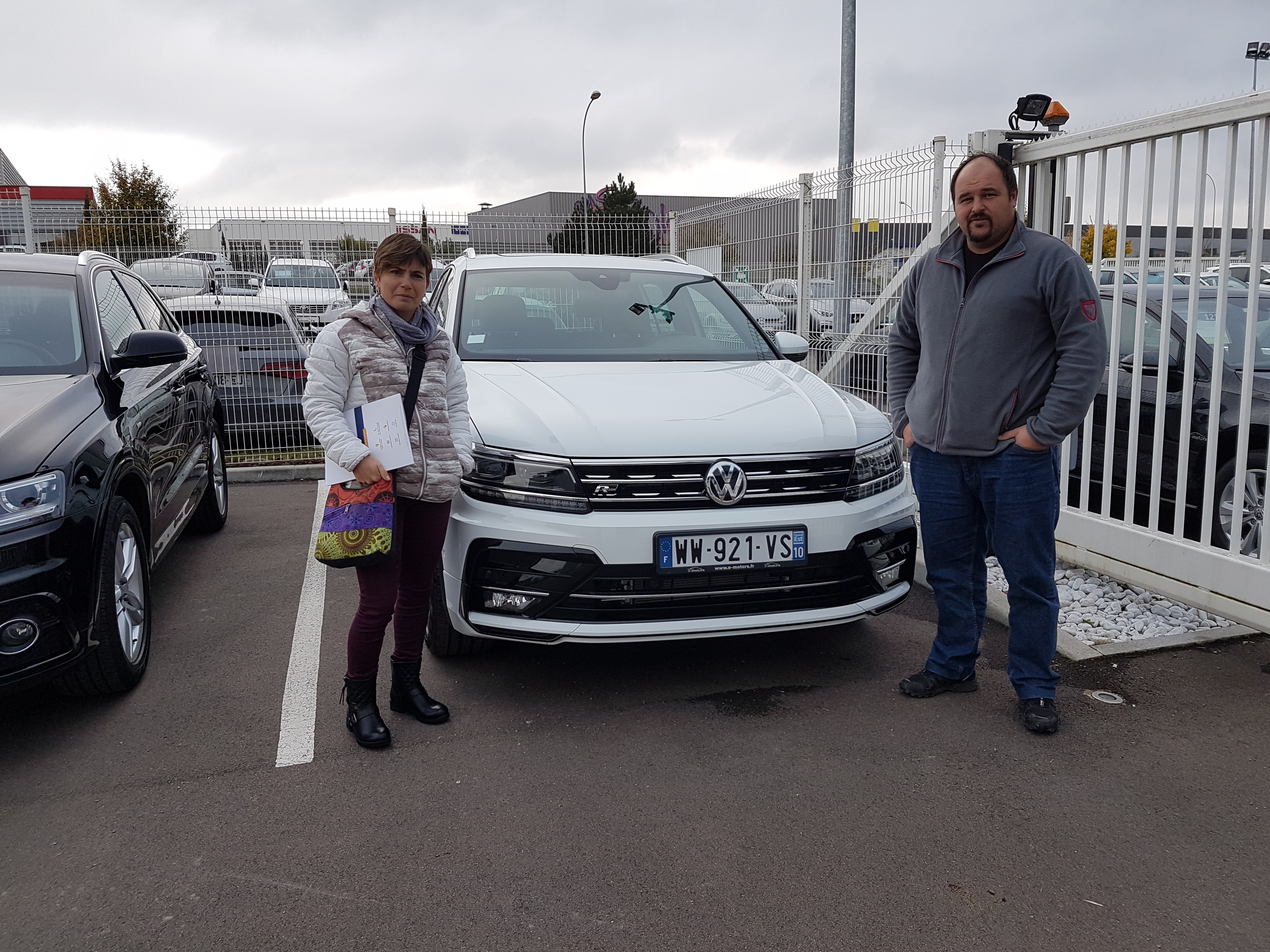 Avis-mandataire-auto-Emotors-Volkswagen-Tiguan-Carat-r-line-tdi-190-4motion-dsg7.