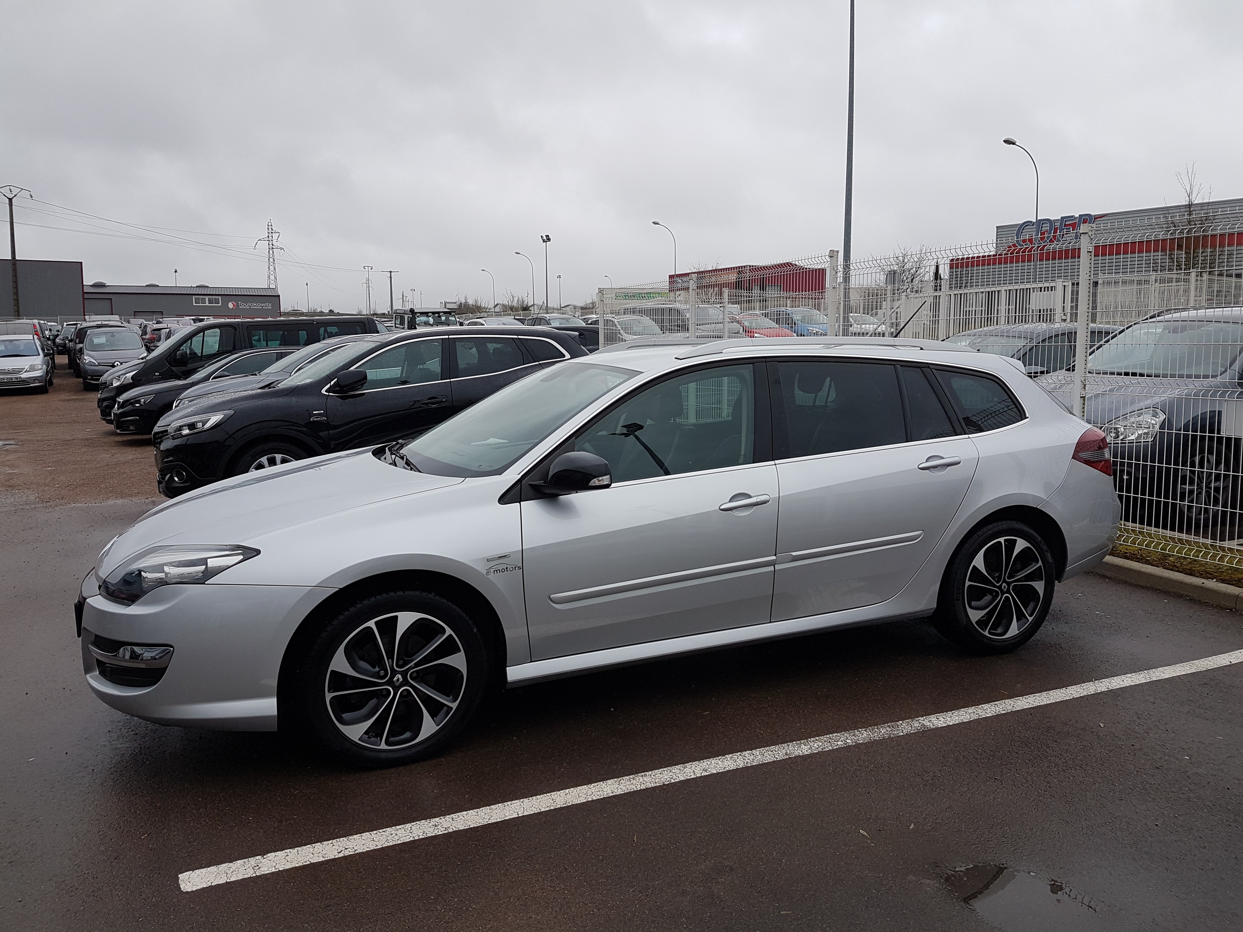 Avis-mandataire-auto-Emotors-Renault-Laguna-estate-Bose-dci-130.