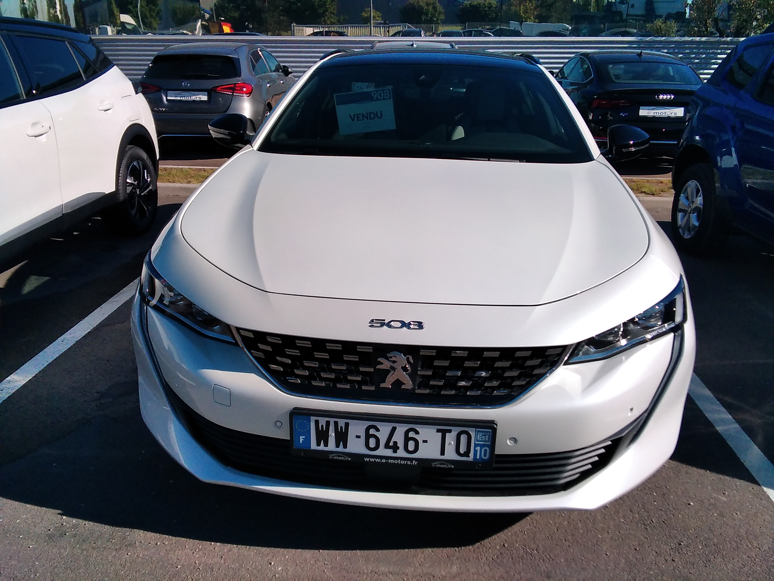 Avis-mandataire-auto-Emotors-Peugeot-508-sw-Gt-hybrid-225-e-eat8-plus-night-vision-plus-toit-panoramique.