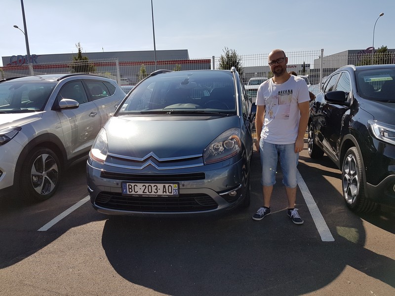 Avis-mandataire-auto-Emotors-Citroen-C4-picasso-Exclusive-a-5p-hdi-136.