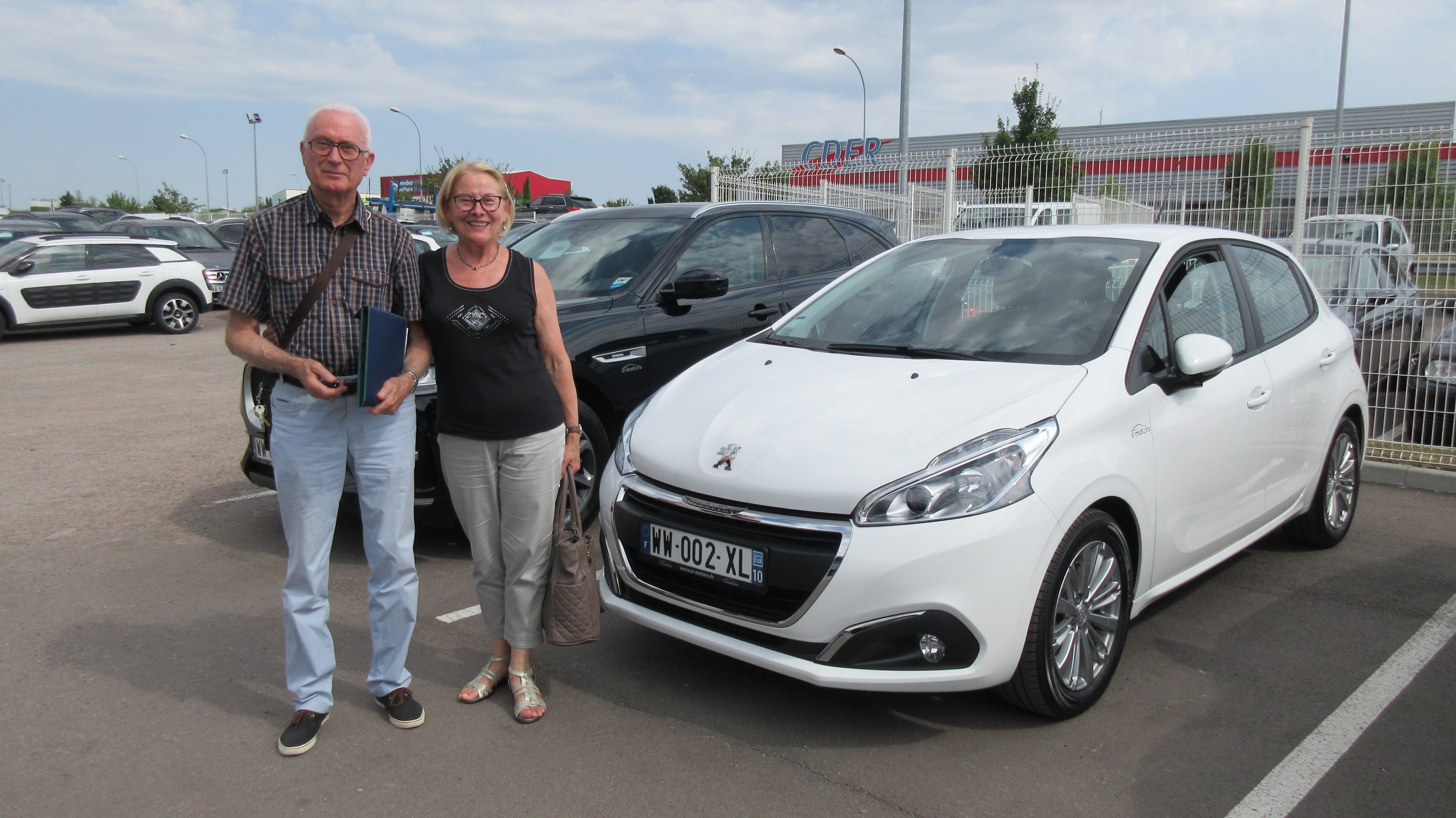 Avis-mandataire-auto-Emotors-Peugeot-208-Active-puretech-82-5p-plus-jantes-16.