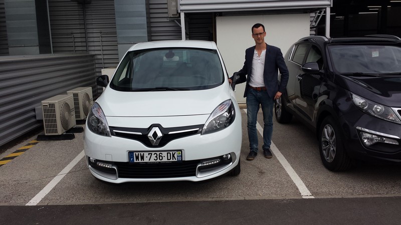 Avis-mandataire-auto-Emotors--Renault-scenic-iii-limited-dci-110-edc-.