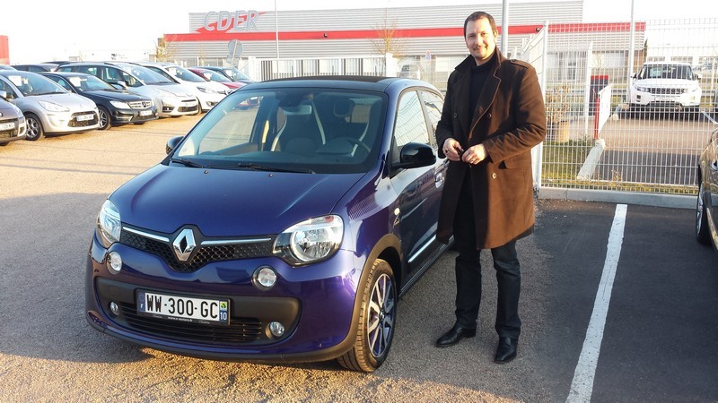 Avis-mandataire-auto-Emotors--Renault-twingo-iii-cosmic-tce-90-edc-.