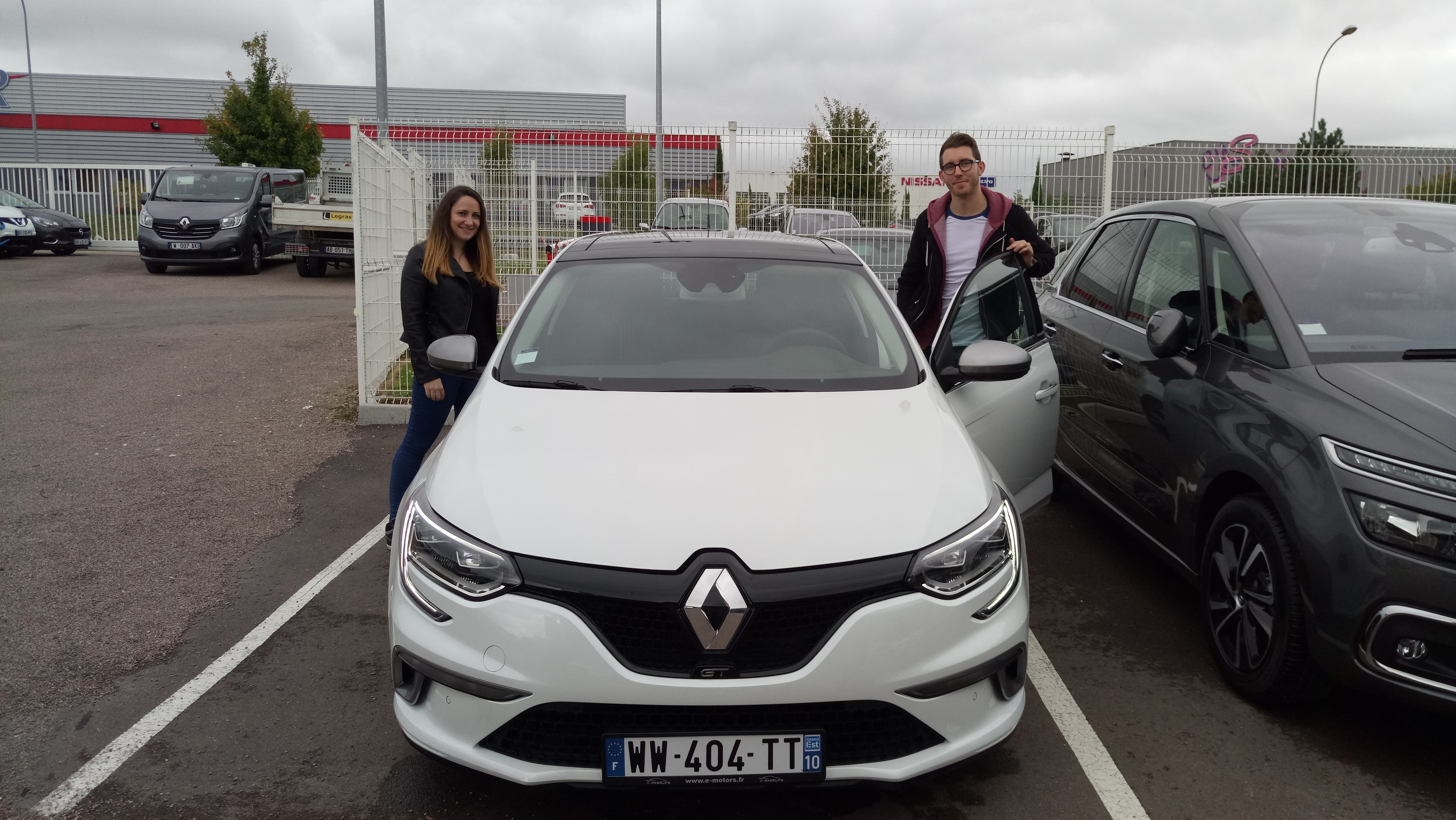 Avis-mandataire-auto-Emotors-Renault-Megane-iv-berline-M-gane-iv-berline-gt-dci-165-energy-edc-plus-toit-vitr.