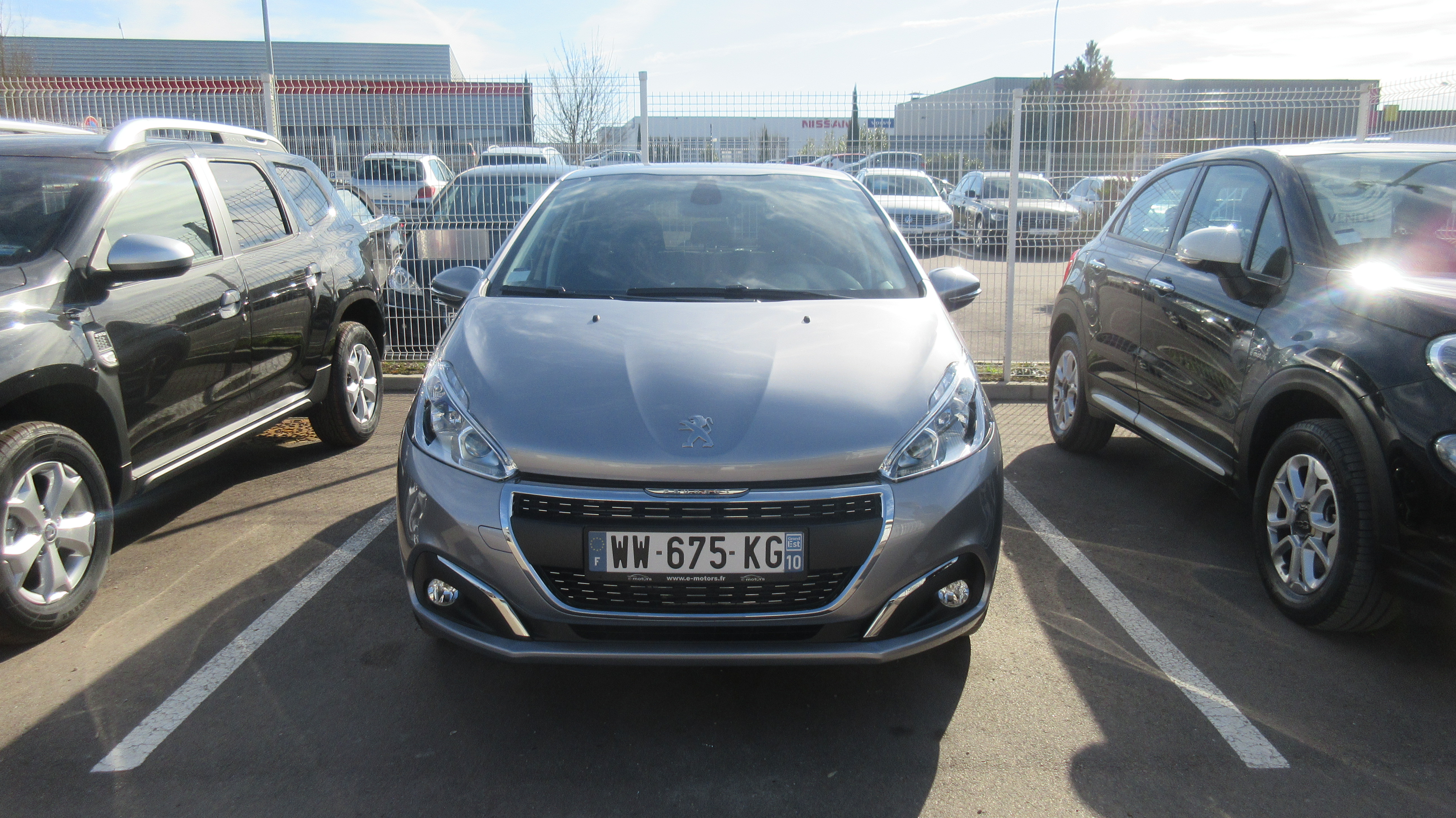 Avis-mandataire-auto-Emotors-Peugeot-208-Signature-puretech-82-5p-plus-jantes-16.