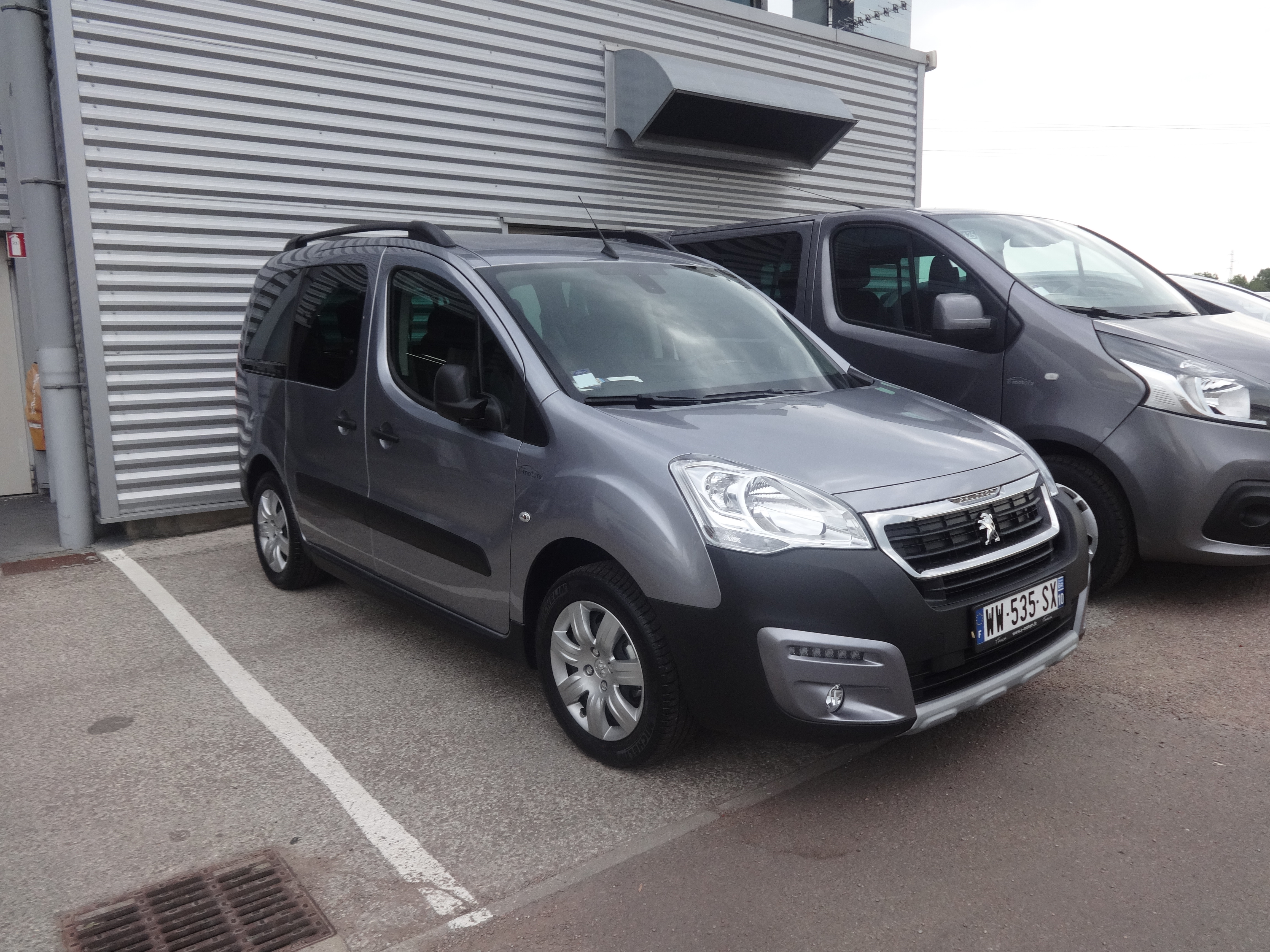 Avis-mandataire-auto-Emotors-Peugeot-Partner-tepee-Outdoor-bluehdi-120-s-s.