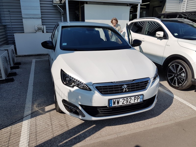 Avis-mandataire-auto-Emotors-Peugeot-308-Gt-line-bluehdi-120.