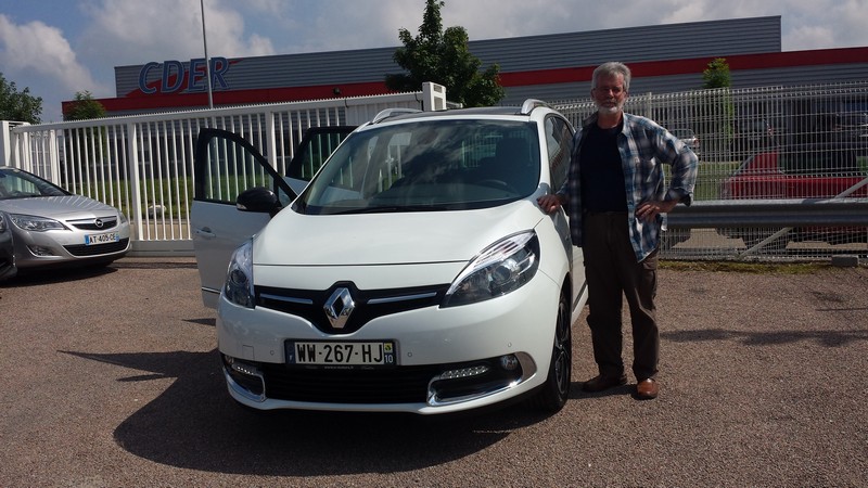 Avis-mandataire-auto-Emotors-Renault-Grand-scenic-Grand-sc-nic-iii-bose-dci-110-edc-7places-plus-toit-vitr.