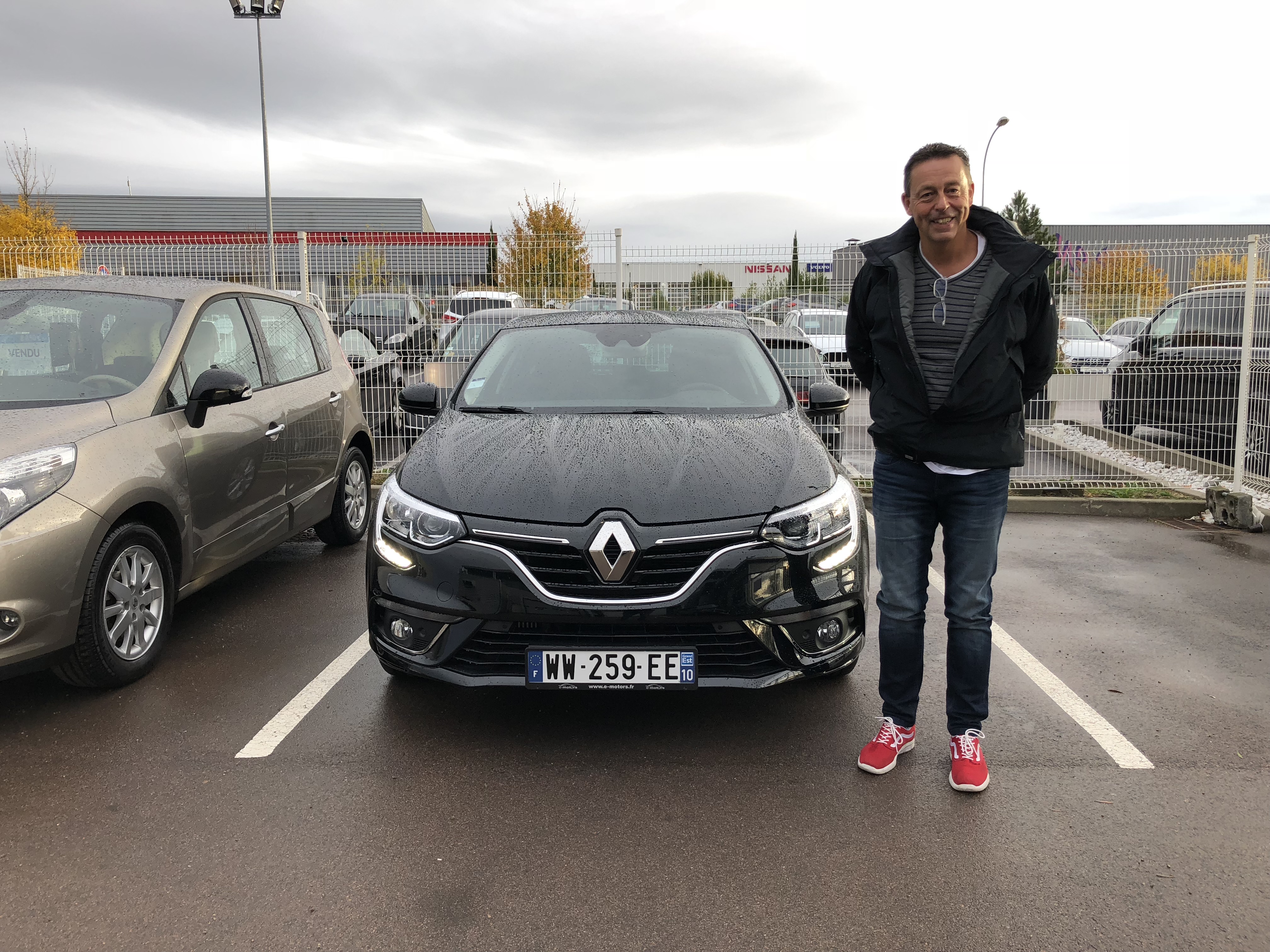 Avis-mandataire-auto-Emotors-Renault-Megane-iv-berline-M-gane-iv-berline-limited-tce-140-energy-edc-plus-cam-ra.