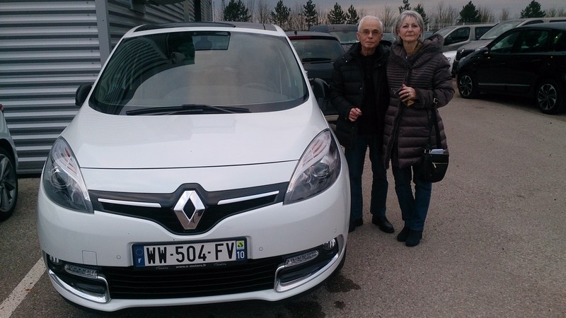 Avis-mandataire-auto-Emotors--Renault-scenic-iii-bose-dci-110-energy-plus-toit-vitr-.