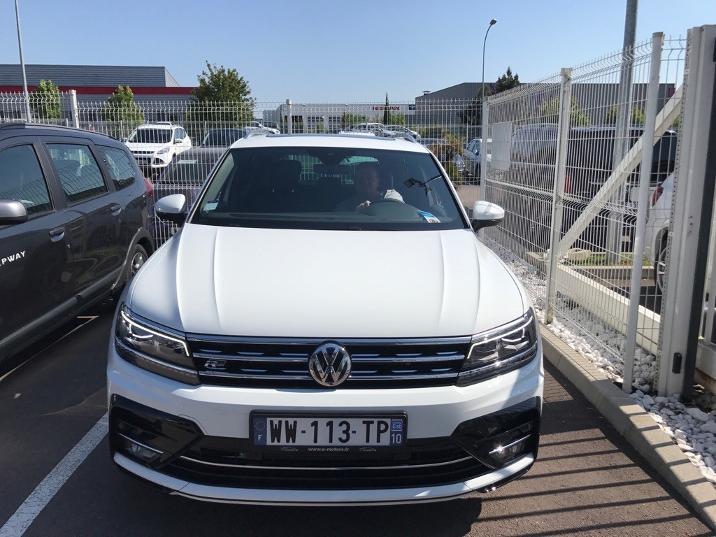 Avis-mandataire-auto-Emotors-Volkswagen-Tiguan-Carat-r-line-tdi-190-4motion-dsg7.