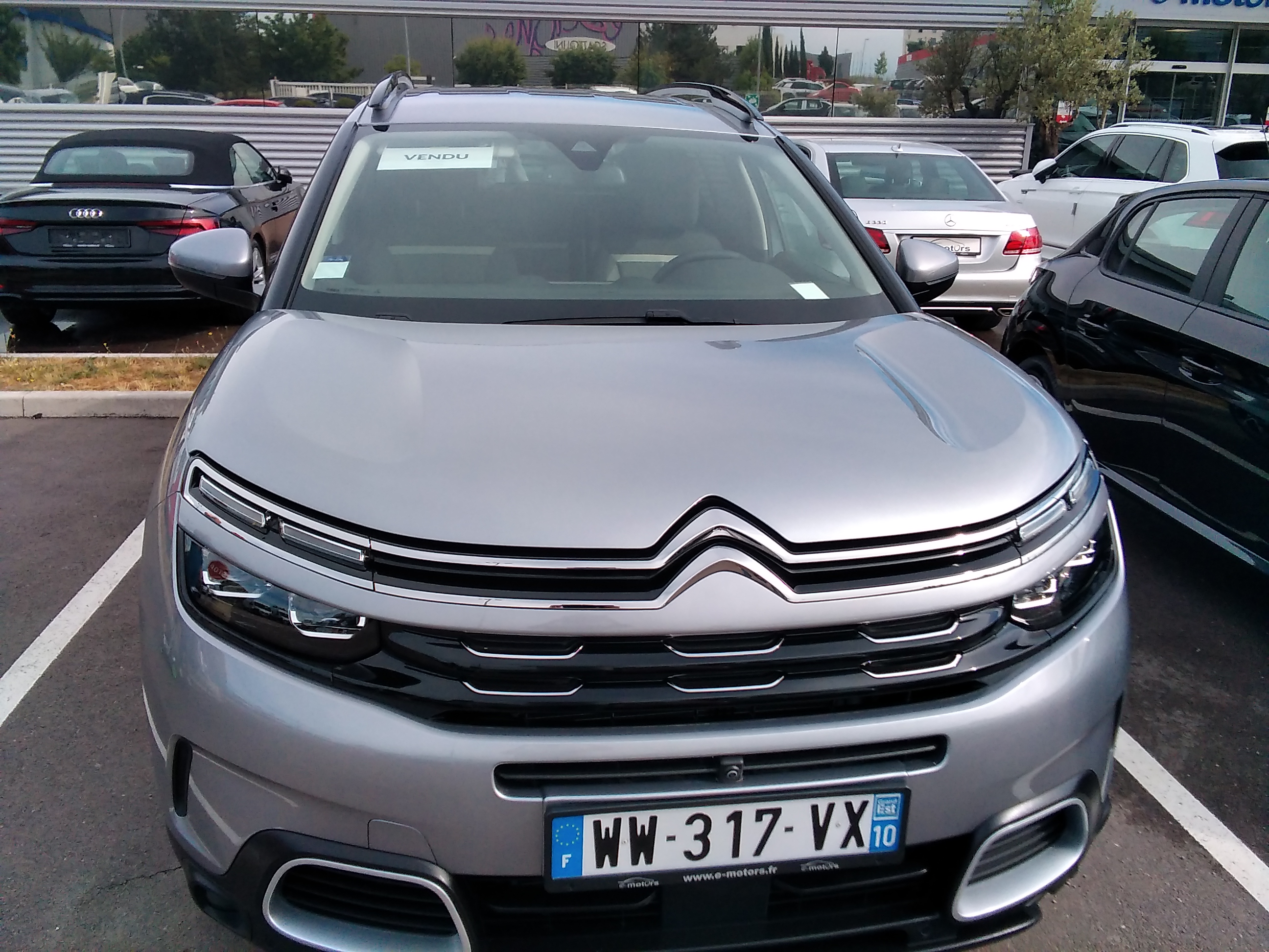 Avis-mandataire-auto-Emotors-Citroen-C5-aircross-Shine-bluehdi-130-s-s-eat8-plus-hayon-mains-libres-plus-grip-control-plus-park-assist.