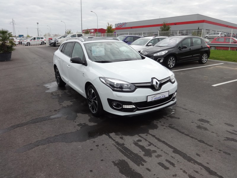 Avis-mandataire-auto-Emotors--Renault-megane-iii-estate-bose-tce-130-energy-.