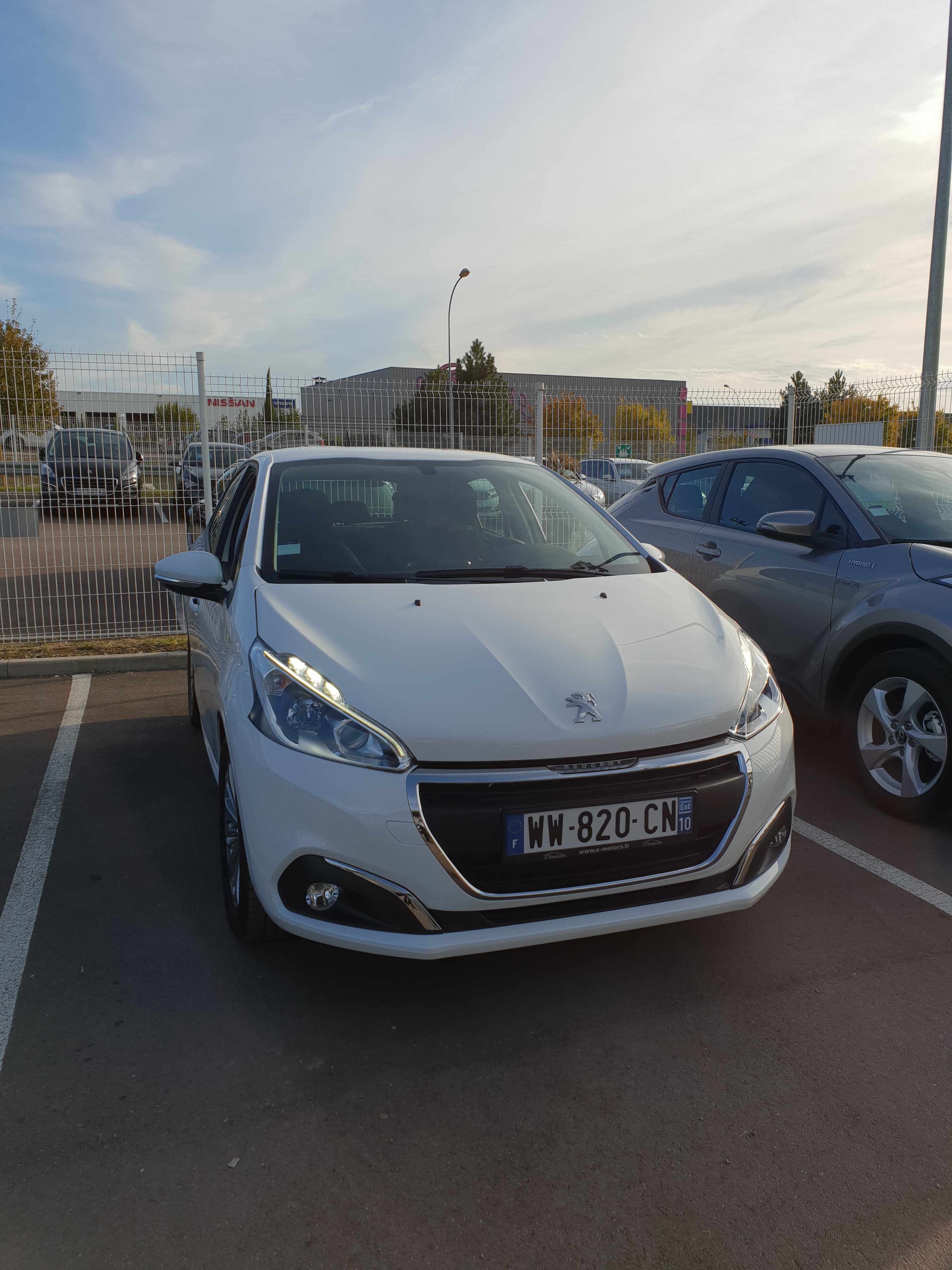 Avis-mandataire-auto-Emotors-Peugeot-208-Active-bluehdi-75-5p-plus-jantes-16.