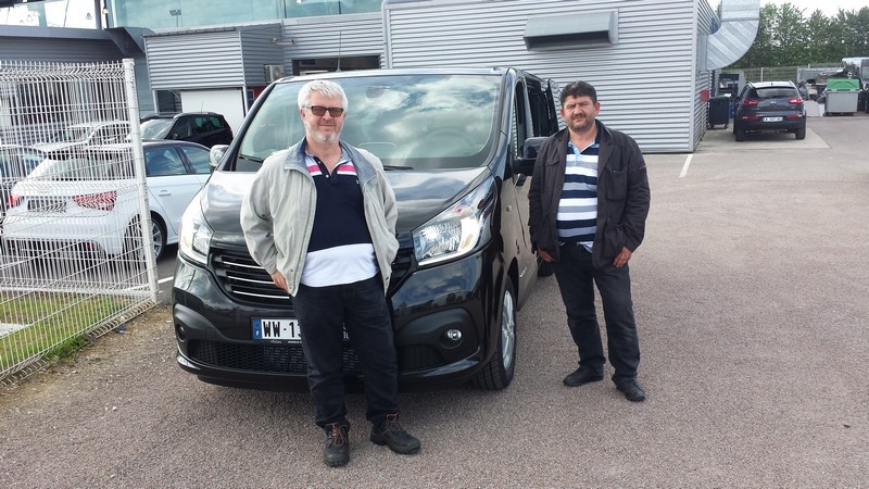 Avis-mandataire-auto-Emotors--Renault-trafic-combi-grand-intens-dci-145-energy-9places-plus-portes-180-.