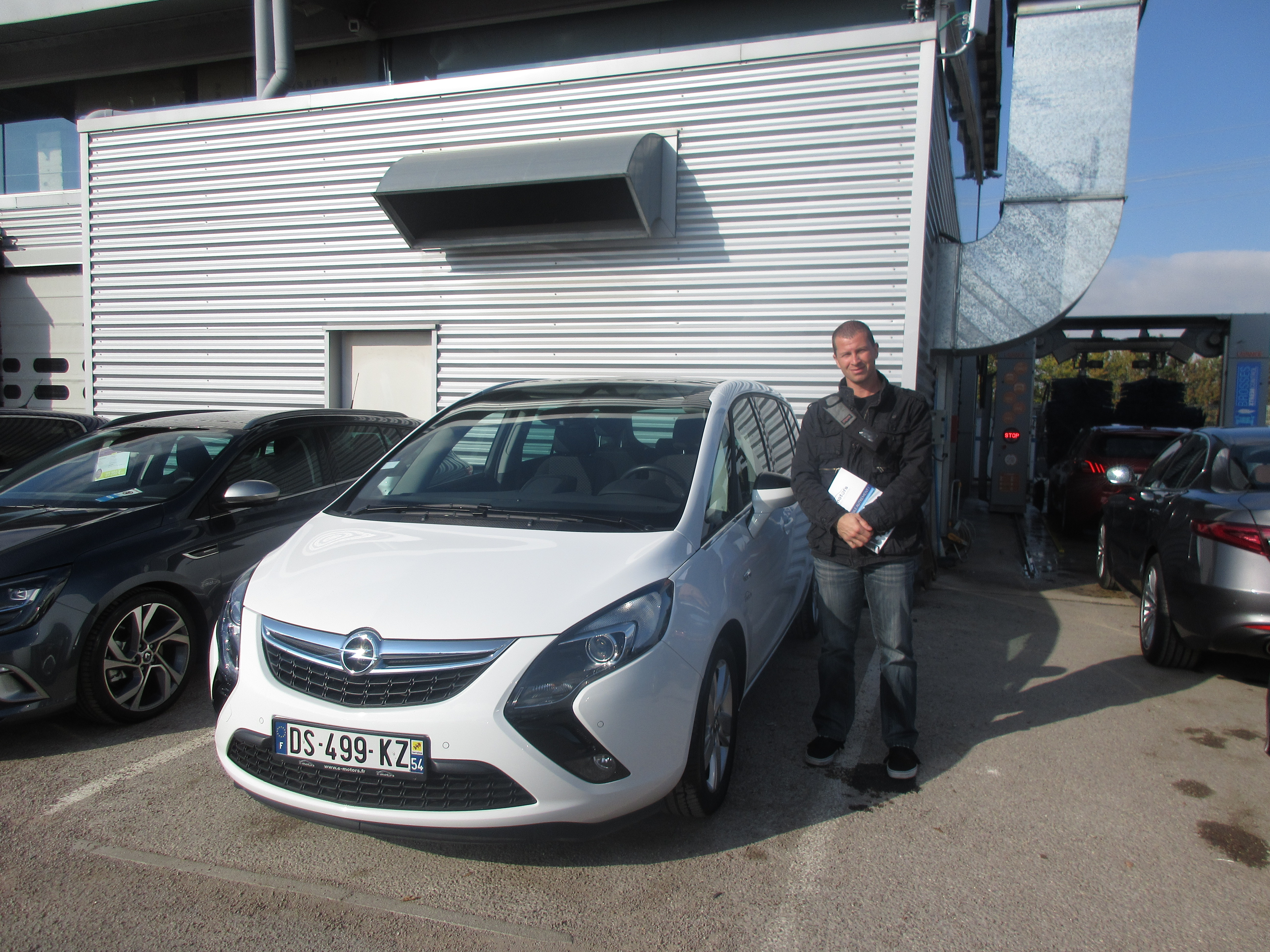 Avis-mandataire-auto-Emotors-Opel-Zafira-tourer-1-4-turbo-140-ch-start-stop-ecoflex-cosmo-pack-5p.