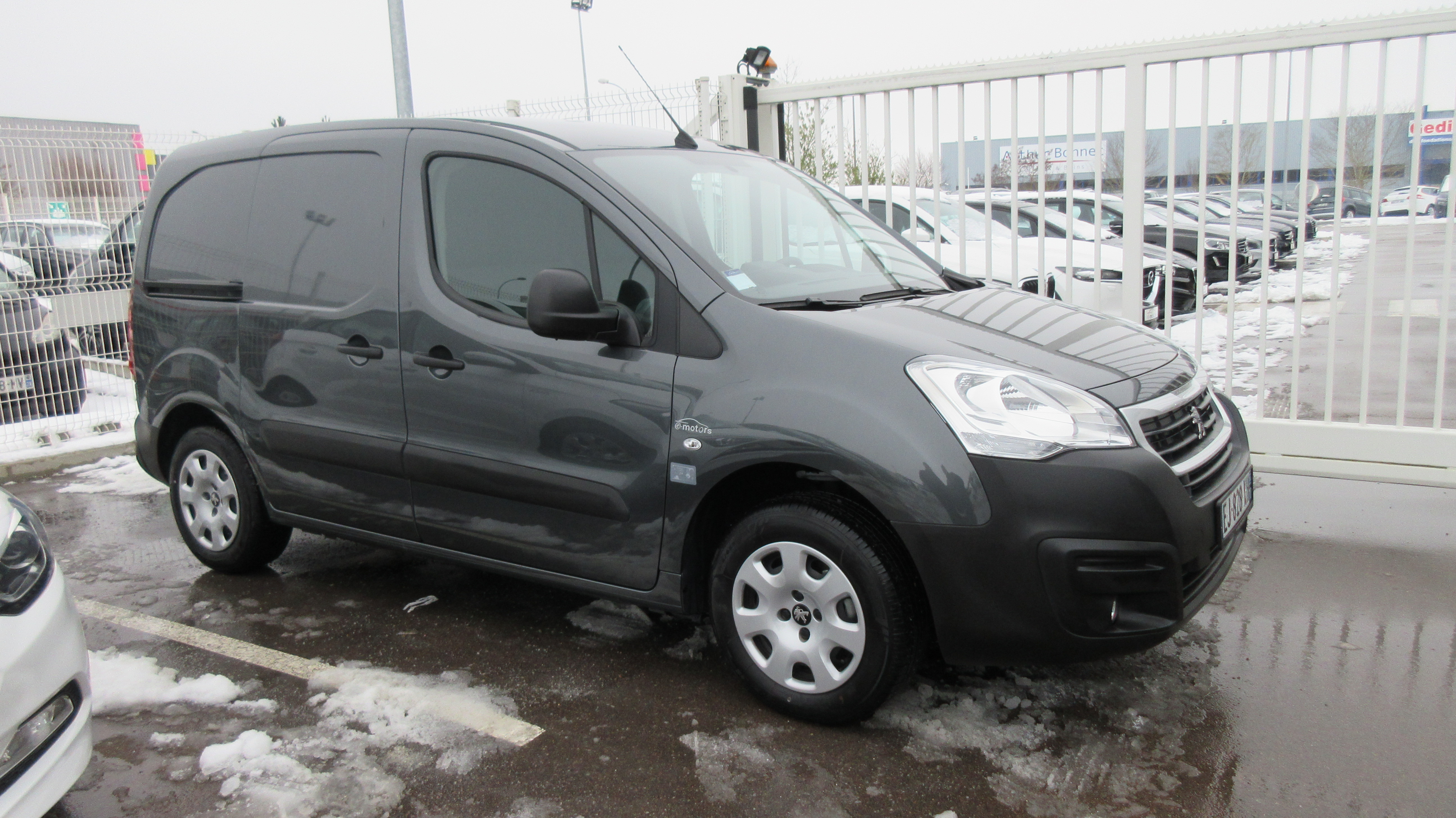 Avis-mandataire-auto-Emotors-Peugeot-Partner-fourgon-Standard-premium-pack-bluehdi-100-s-s.