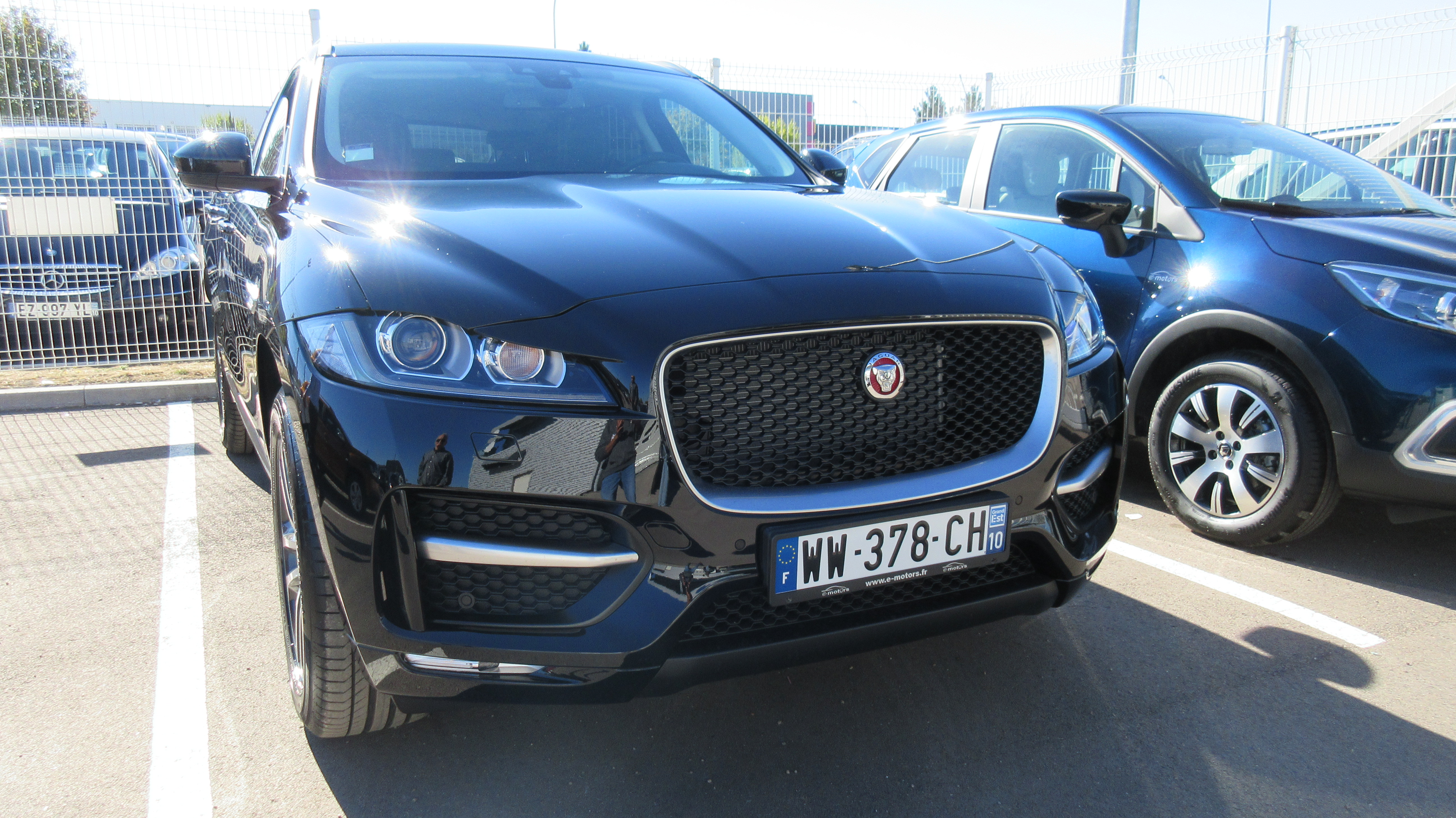 Avis-mandataire-auto-Emotors-Jaguar-F-pace-R-sport-d-180-awd-bva8.