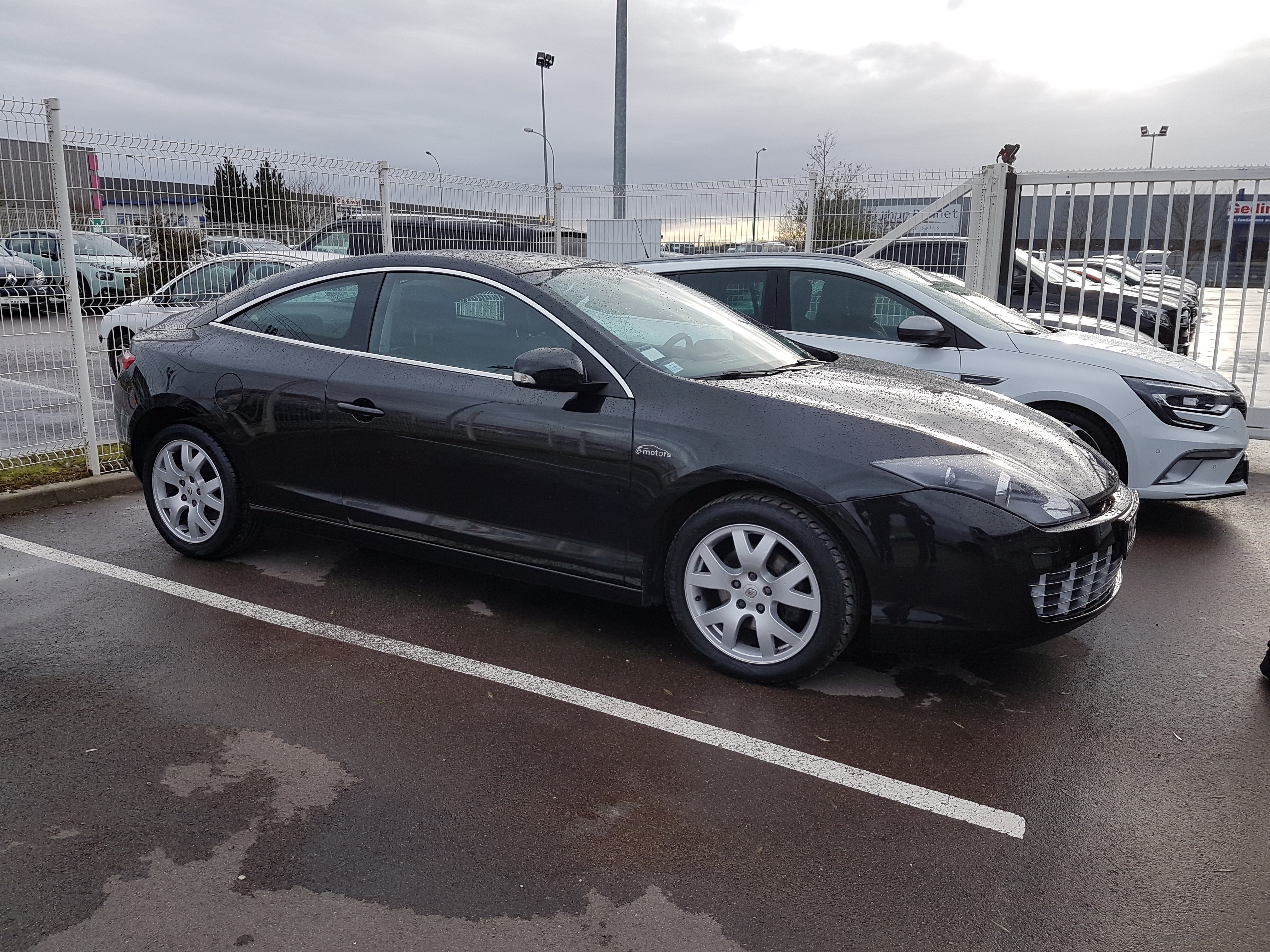 Avis-mandataire-auto-Emotors-Renault-Laguna-coupe-Laguna-coup-2-0-dci-150-fap-black-edition-eco-2p.