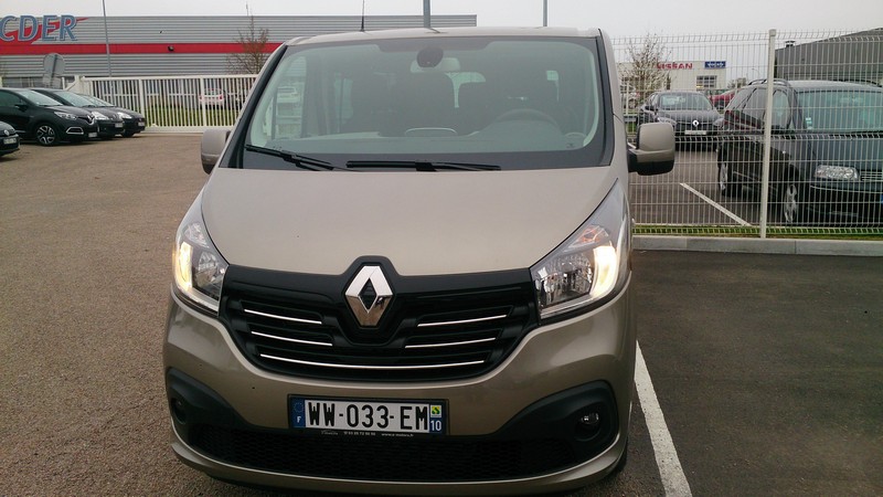 Avis-mandataire-auto-Emotors--Renault-trafic-combi-grand-intens-dci-120-energy-9-places-.