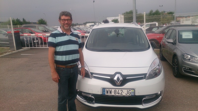 Avis-mandataire-auto-Emotors-Renault-Grand-scenic-Grand-sc-nic-iii-bose-dci-130-energy-7places.