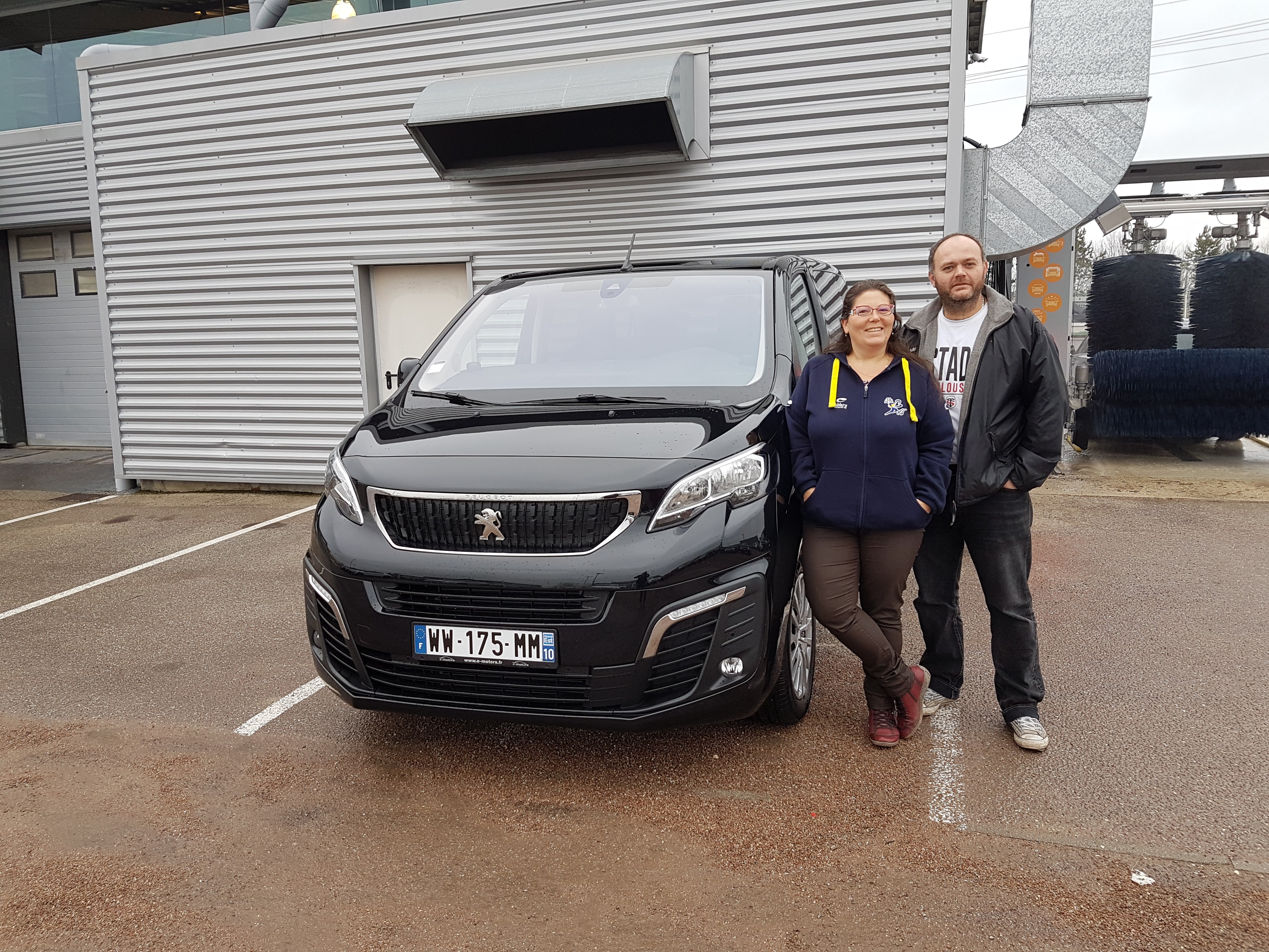 Avis-mandataire-auto-Emotors-Peugeot-Traveller-Standard-1-6-bluehdi-115ch-s-s-bvm6-active-8-places.