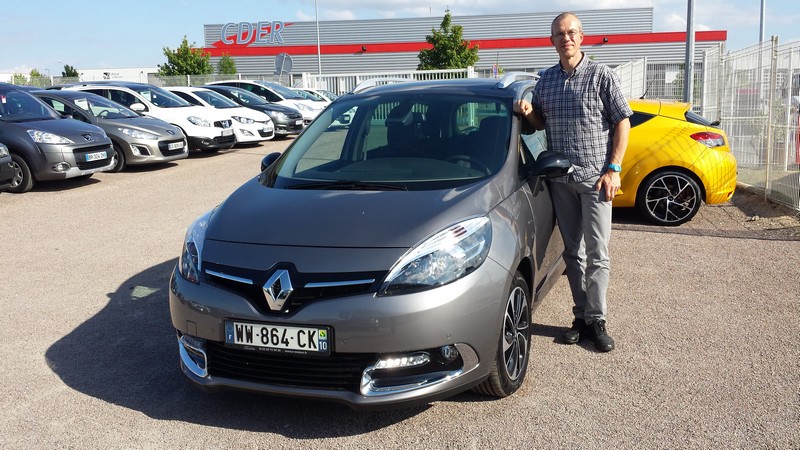 Avis-mandataire-auto-Emotors--Renault-grand-scenic-iii-bose-dci-130-energy-7places-plus-toit-vitr-.