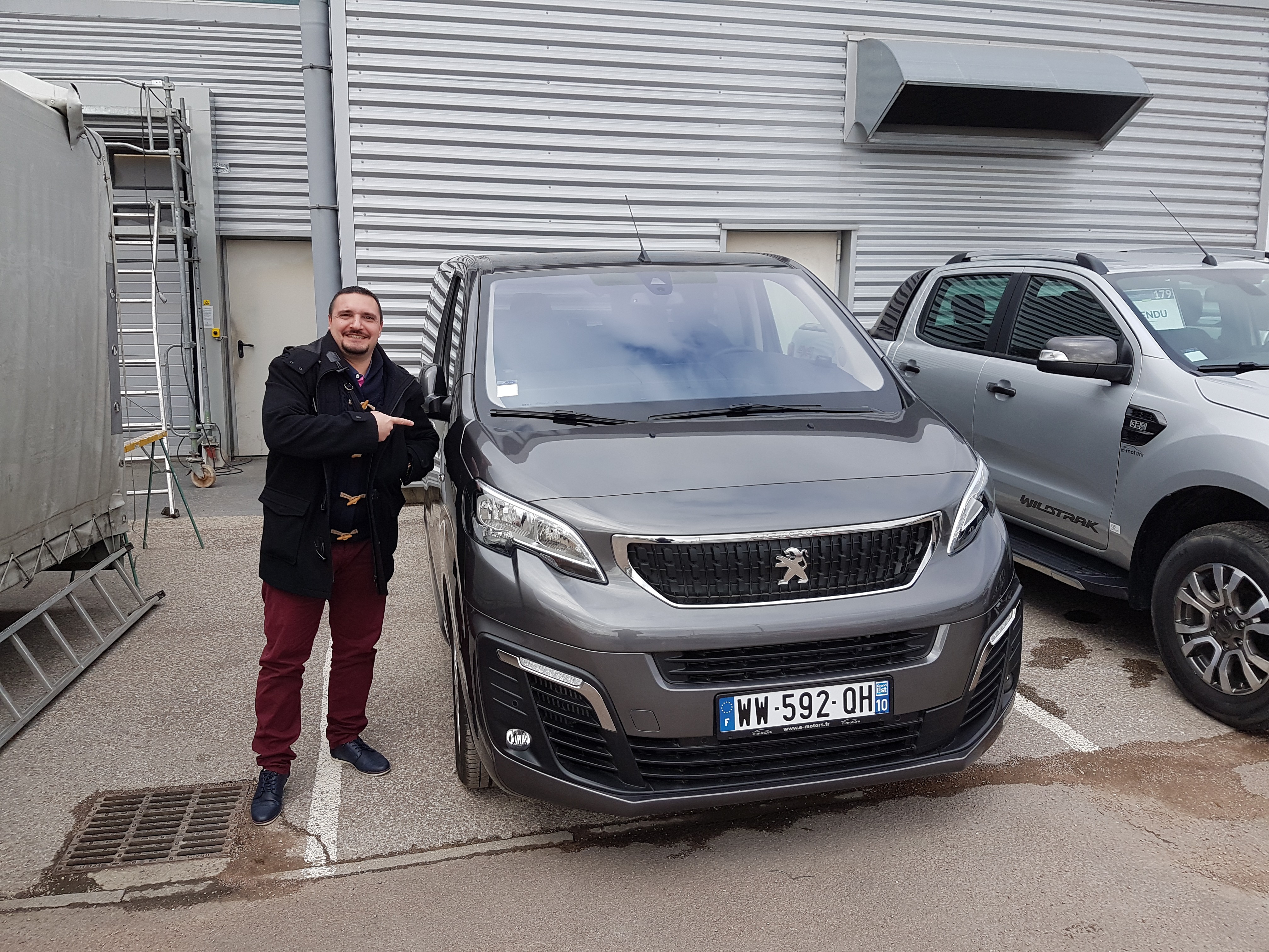 Avis-mandataire-auto-Emotors-Peugeot-Traveller-Standard-2-0-bluehdi-150ch-s-s-bvm6-active-8-places.