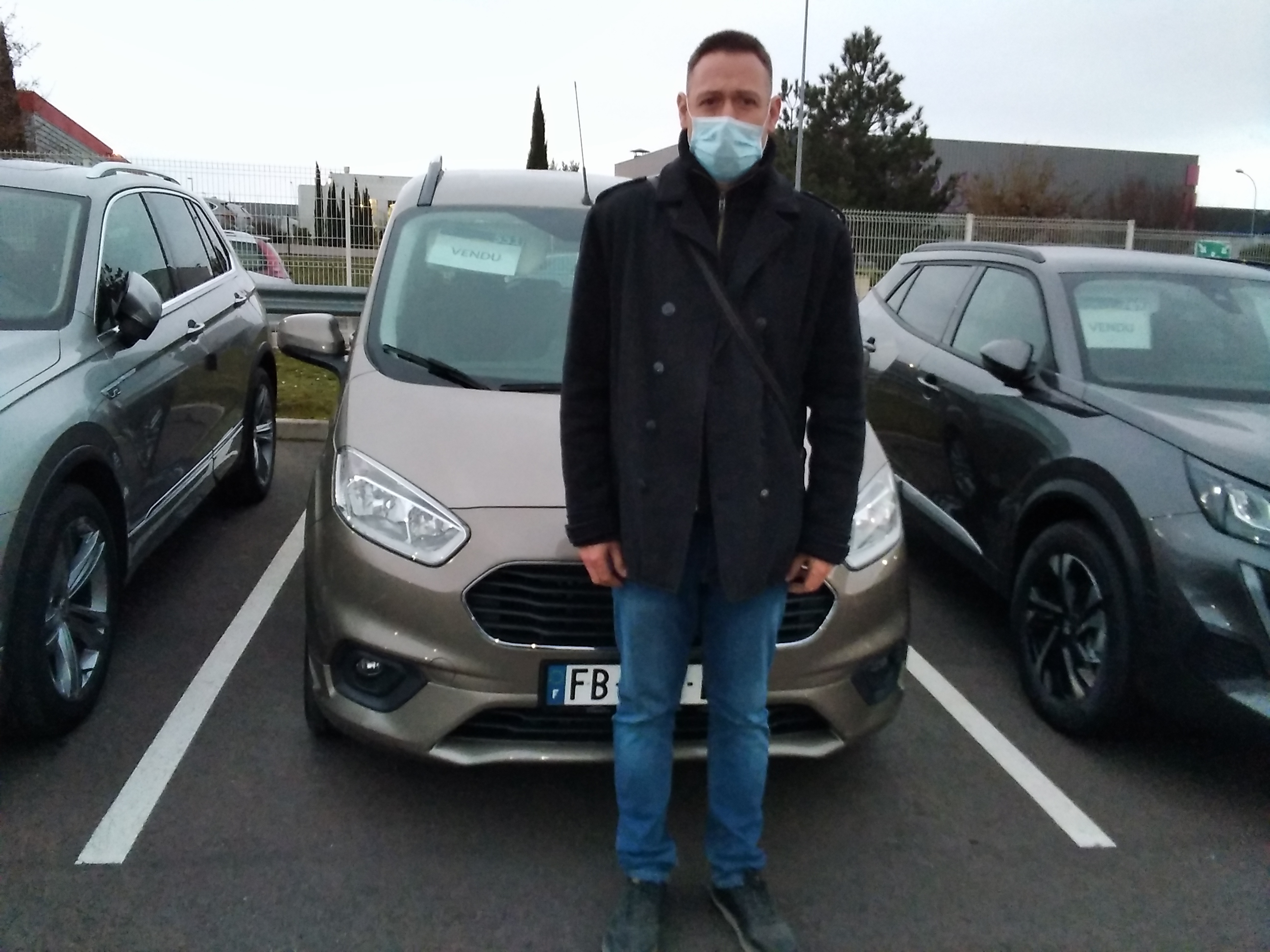 Avis-mandataire-auto-Emotors-Ford-Tourneo-Courier-1-0-e-100-bv6-s-s-titanium.