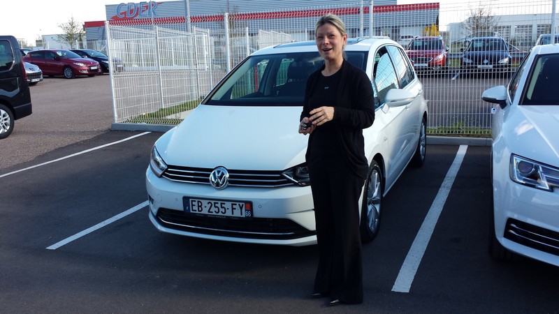 Avis-mandataire-auto-Emotors--Volkswagen-golf-sportsvan-carat-tsi-150-bluemotion-technology-.