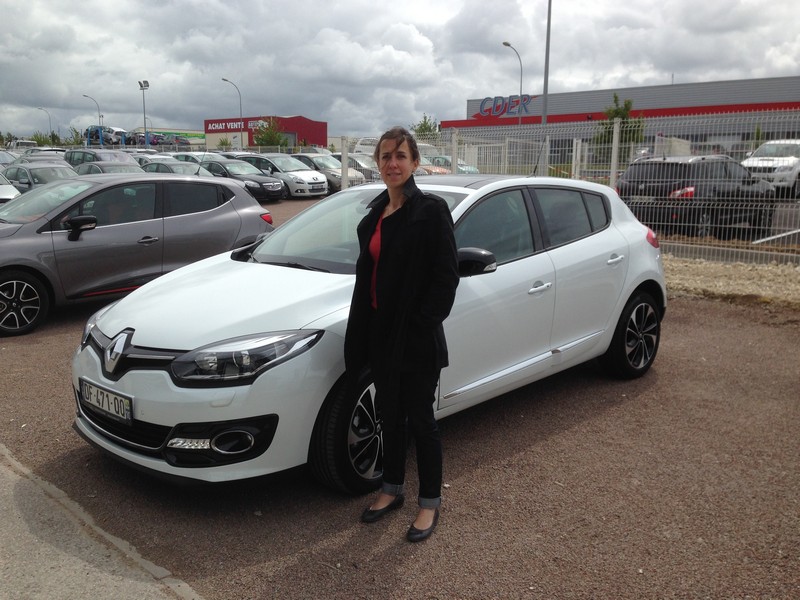 Avis-mandataire-auto-Emotors--Renault-m-gane-iii-berline-dci-110cv-bose-neuve-.