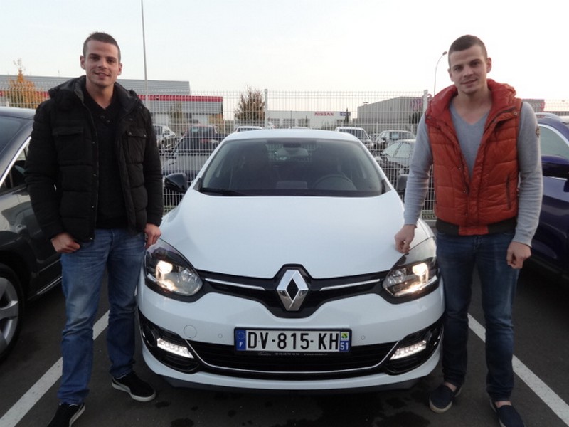 Avis-mandataire-auto-Emotors-Renault-Megane-iii-berline-M-gane-iii-bose-dci-110.