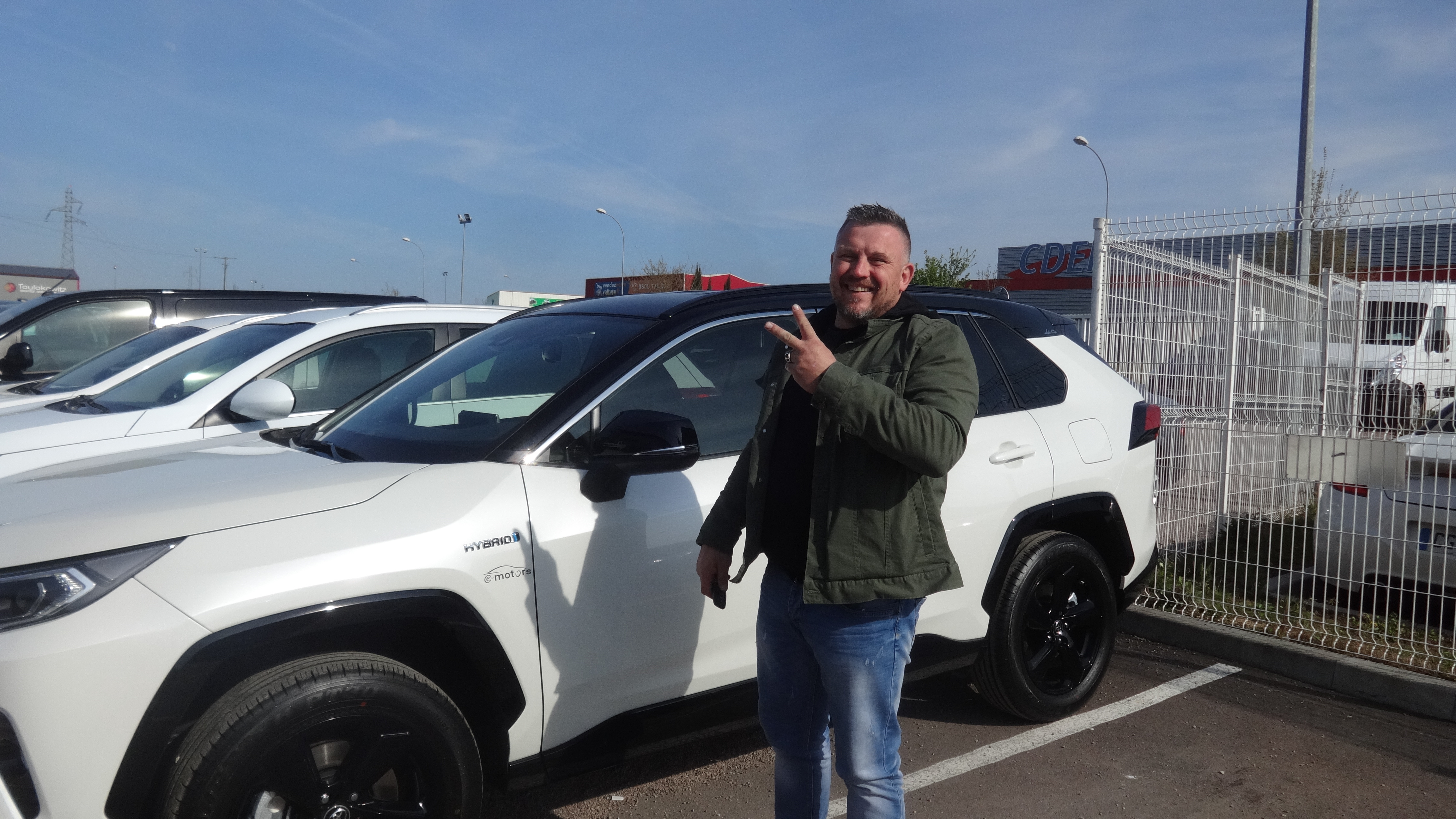 Avis-mandataire-auto-Emotors-Toyota-Rav4-hybride-Rav4-collection-hybride-218-ch-plus-pack-confort.