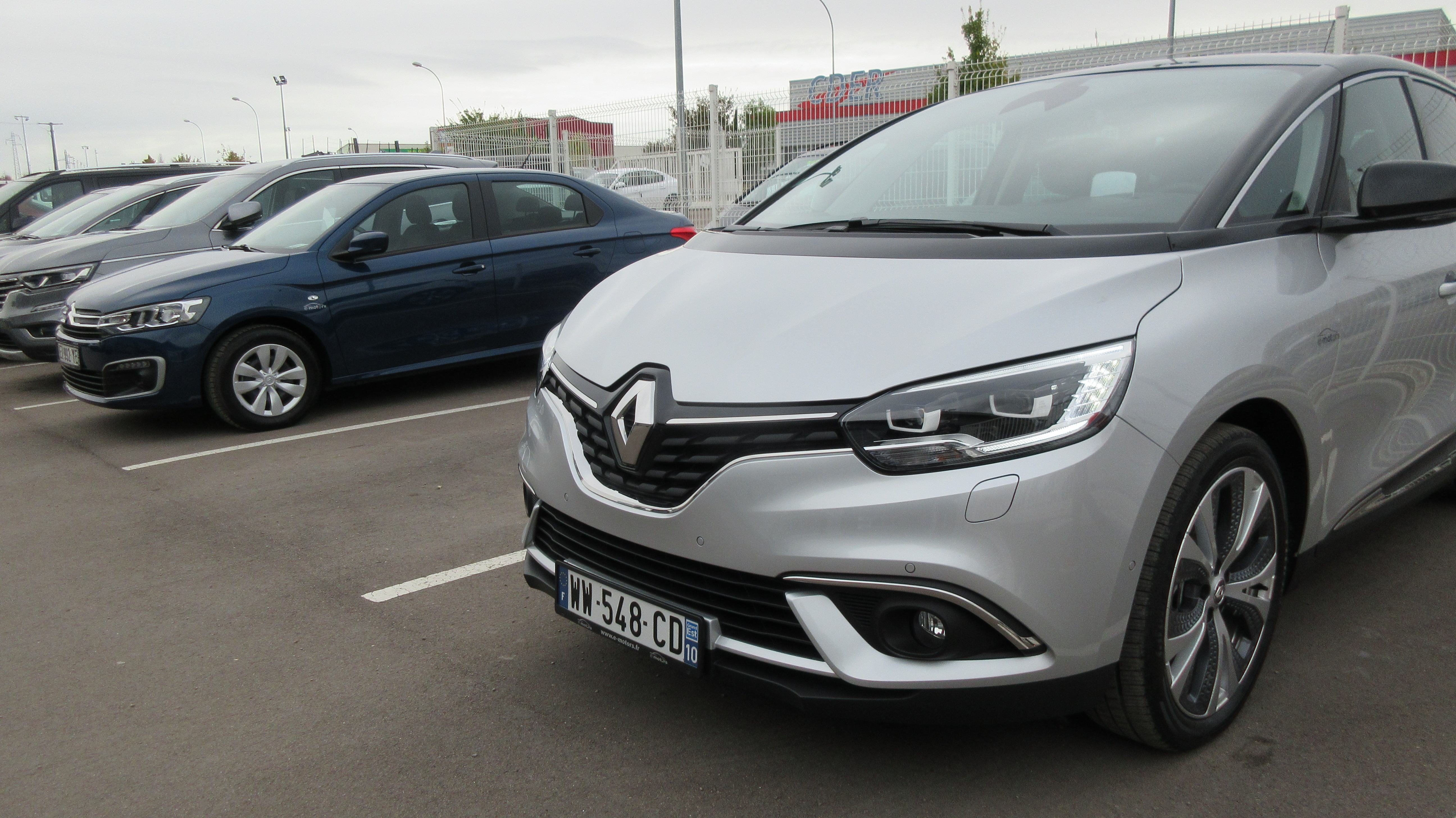 Avis-mandataire-auto-Emotors-Renault-Scenic-Intens-tce-130-energy.