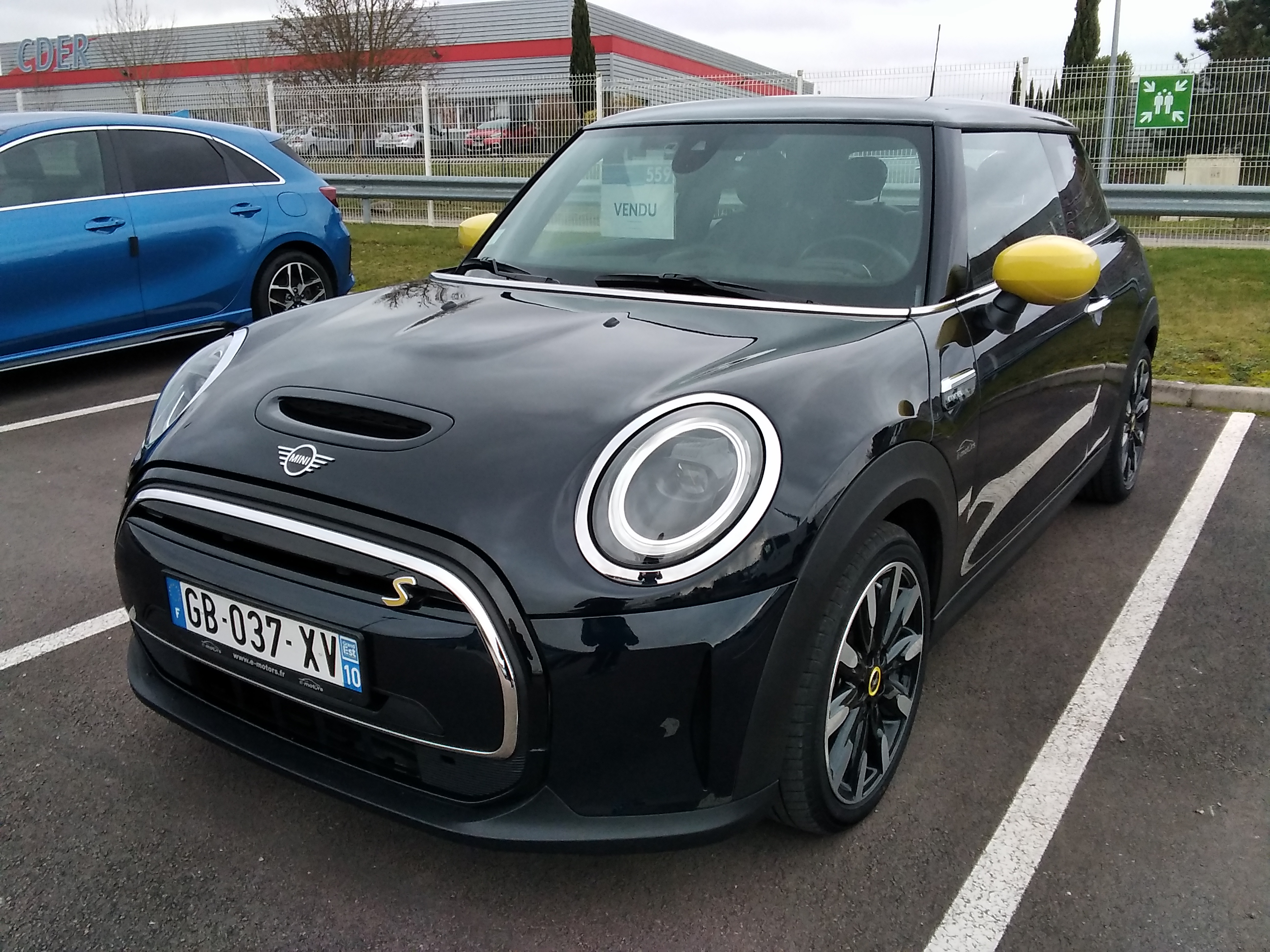 Avis-mandataire-auto-Emotors-Mini-3-portes-Cooper-se-184-edition-camden-plus-cuir-plus-toit.
