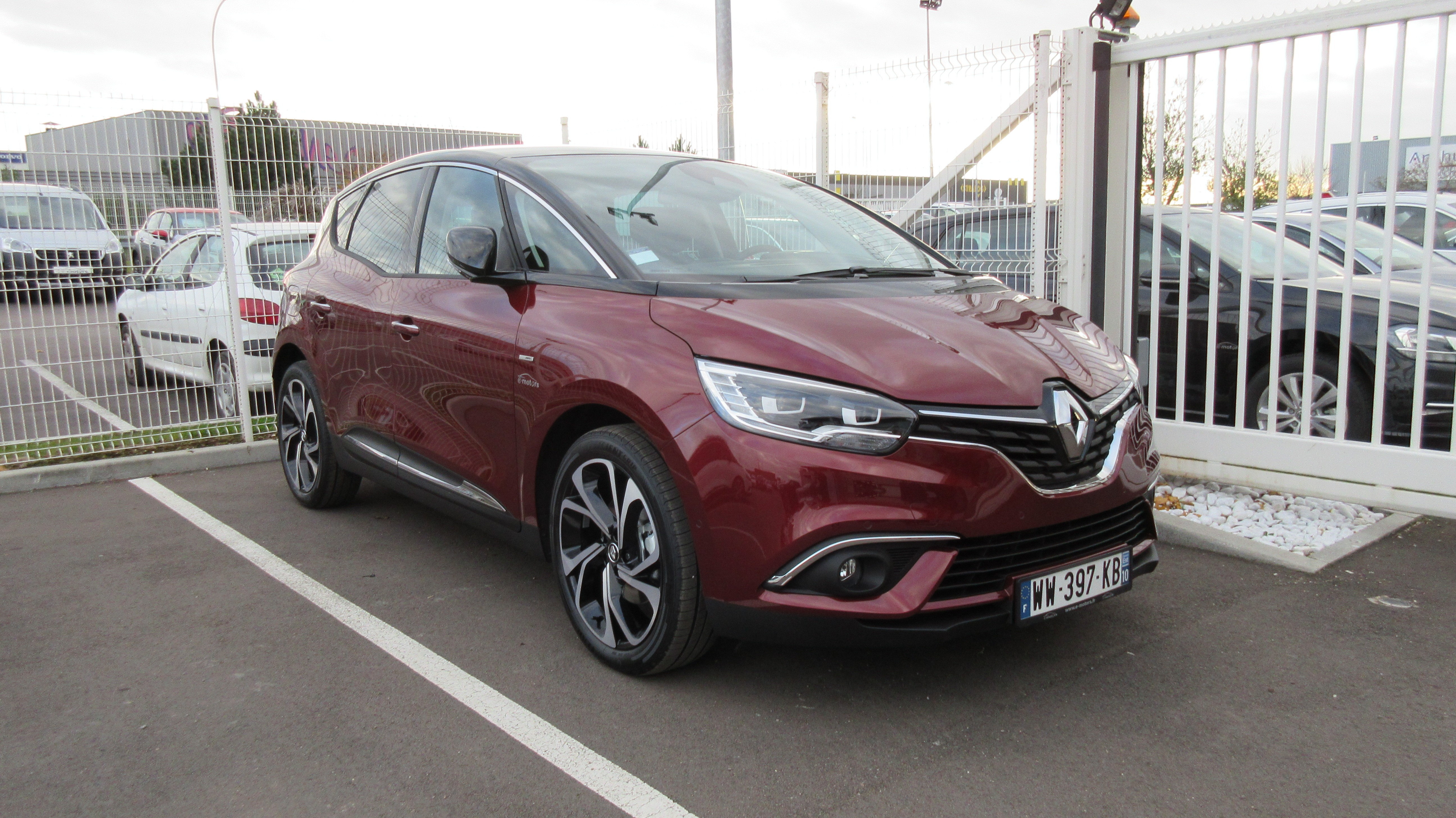 Avis-mandataire-auto-Emotors-Renault-Scenic-Intens-dci-110-energy-plus-bose.