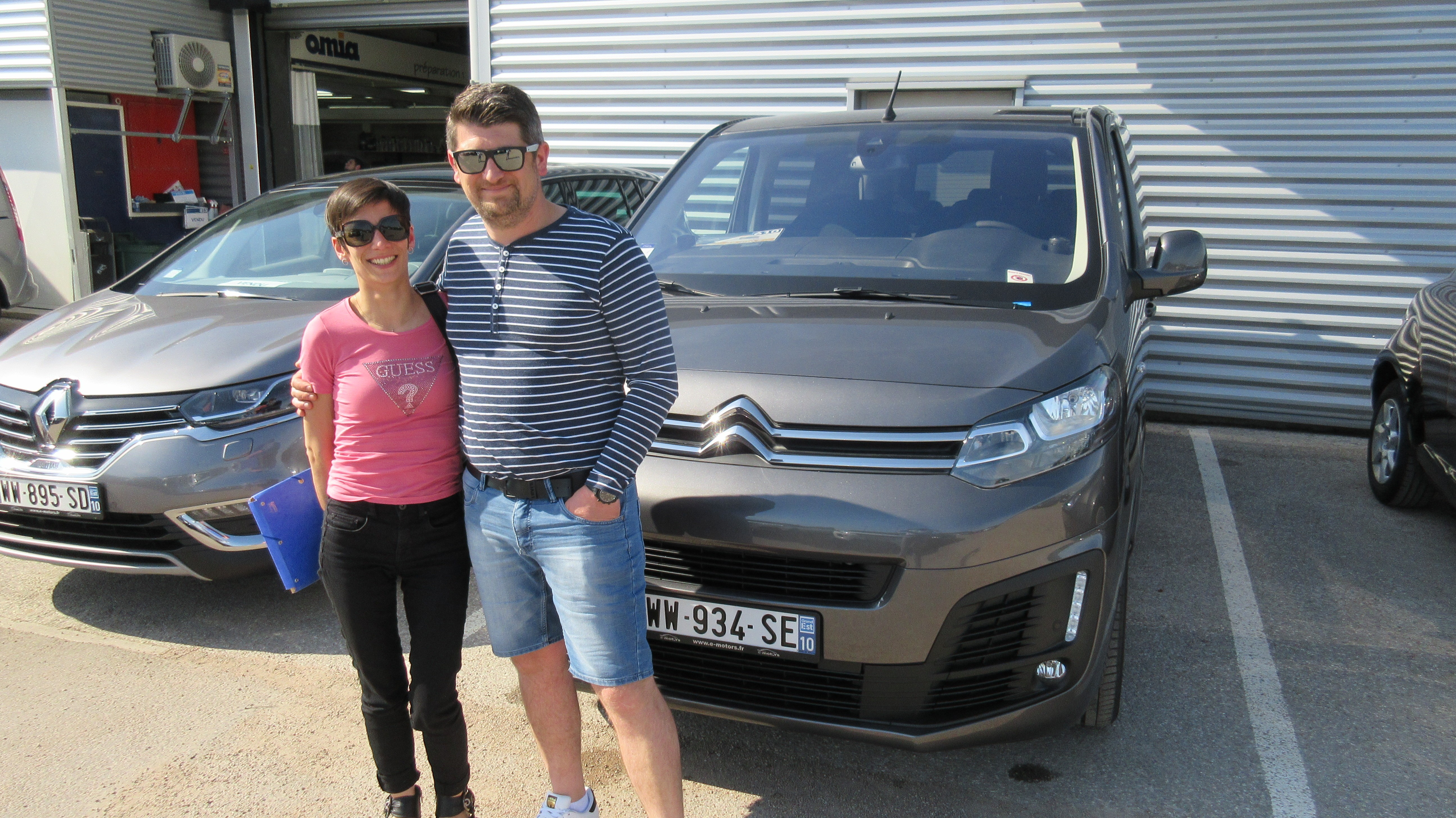 Avis-mandataire-auto-Emotors-Citroen-Spacetourer-M-feel-bluehdi-150-s-s-8places-plus-gps-cam-ra.