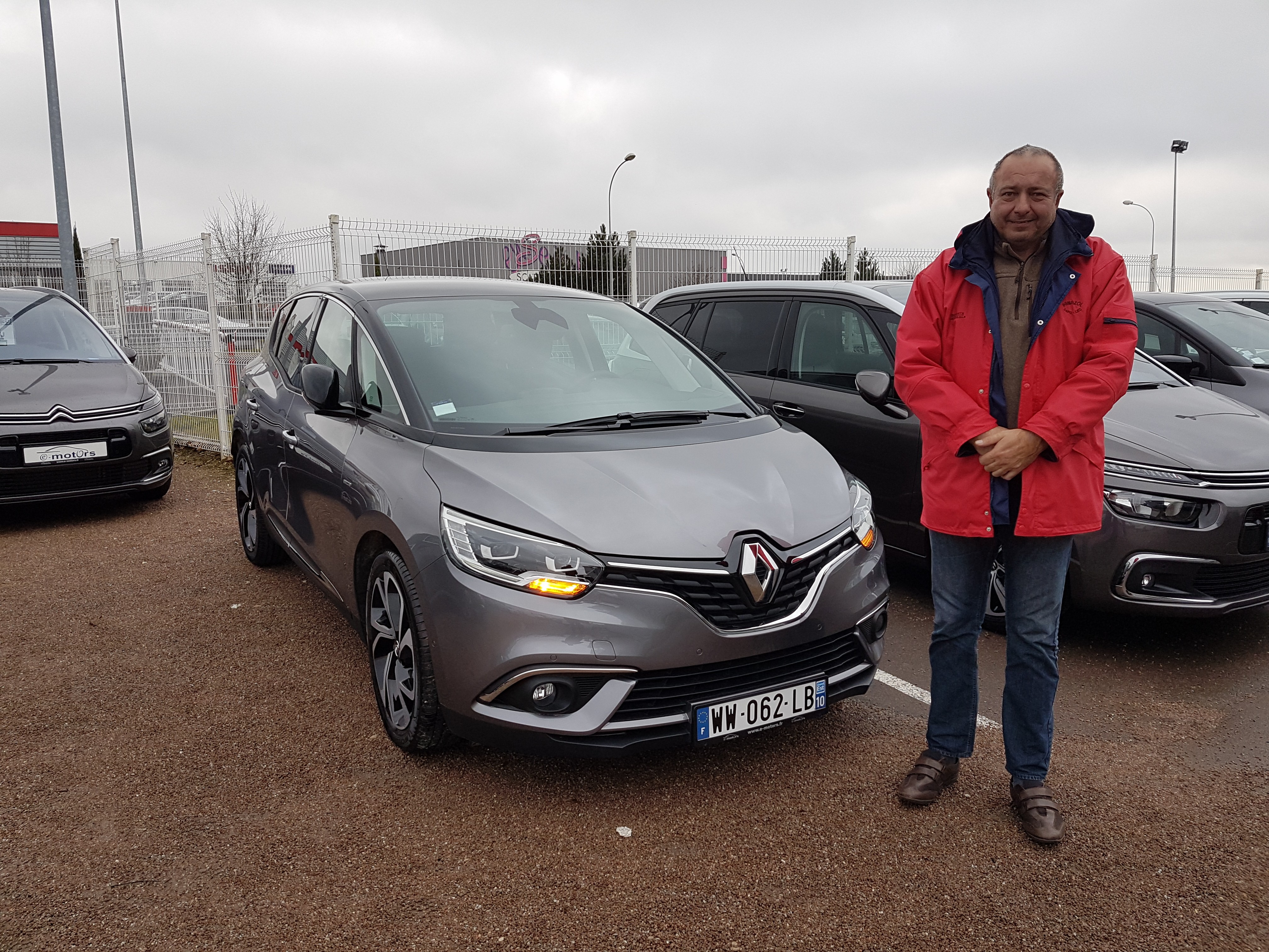 Avis-mandataire-auto-Emotors-Renault-Scenic-Intens-dci-130-energy-plus-bose.