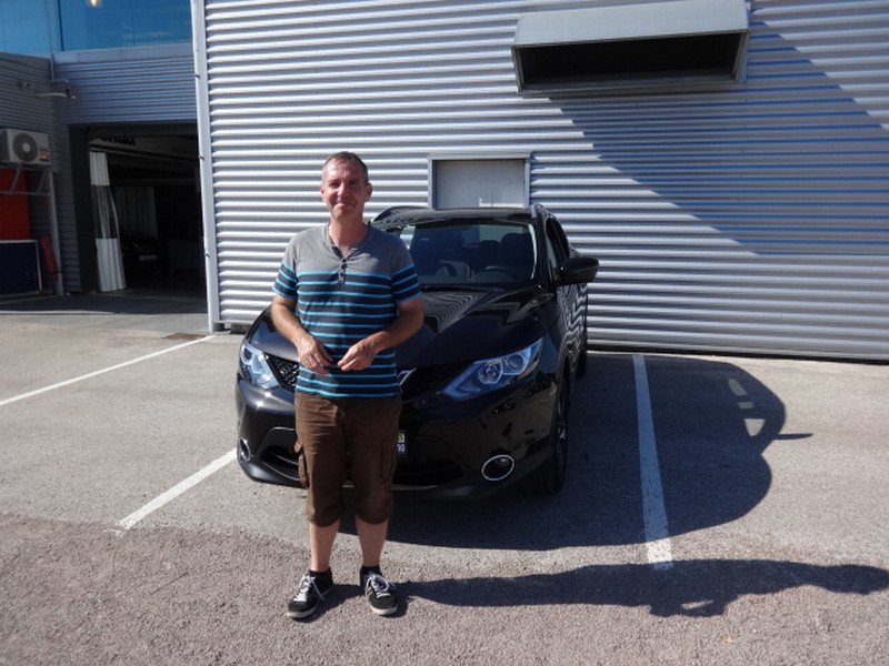 Avis-mandataire-auto-Emotors-Nissan-Qashqai-Connect-edition-dig-t-115-4x2-plus-toit-vitr.