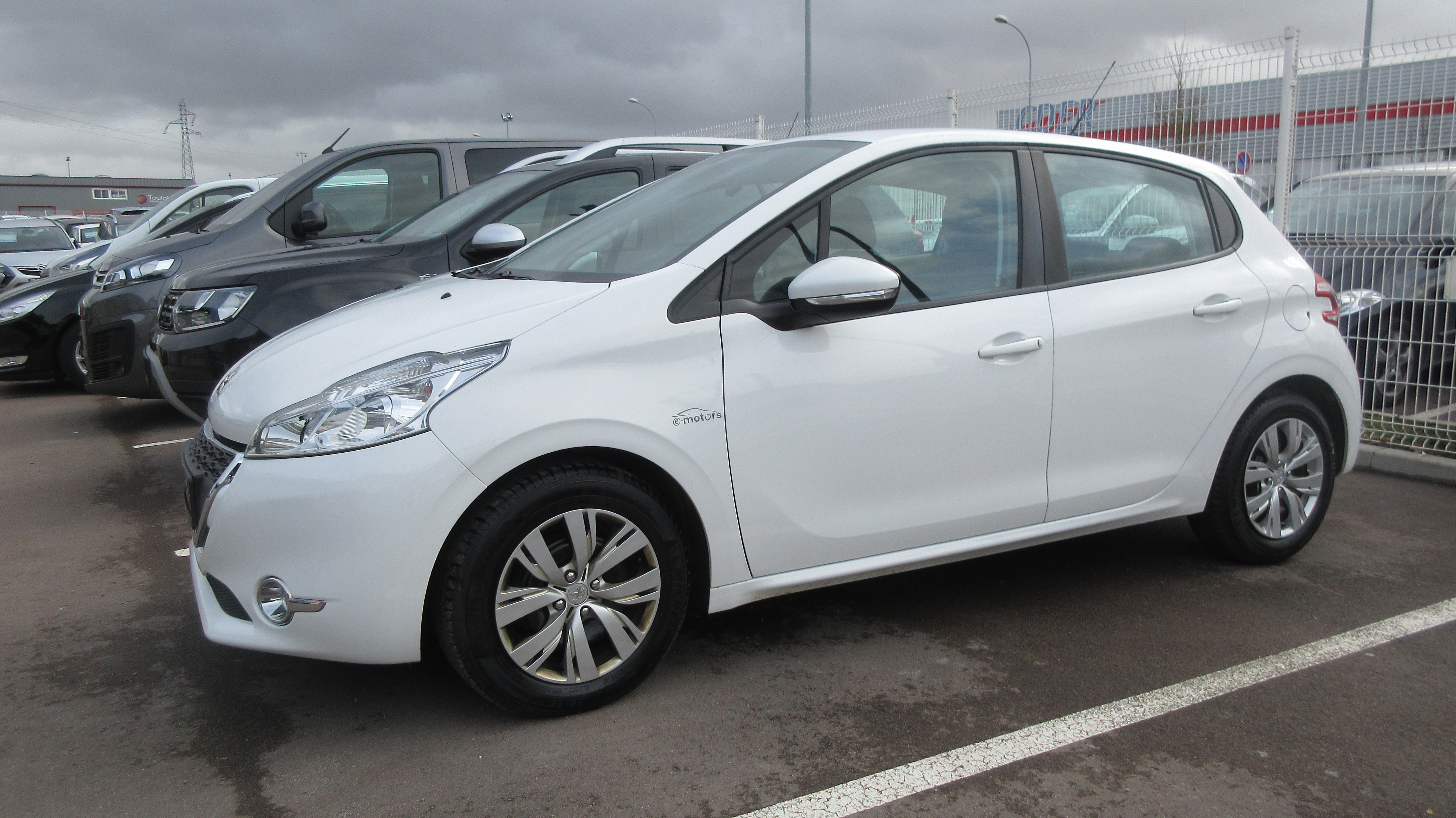 Avis-mandataire-auto-Emotors-Peugeot-208-Active-hdi-68-5p.