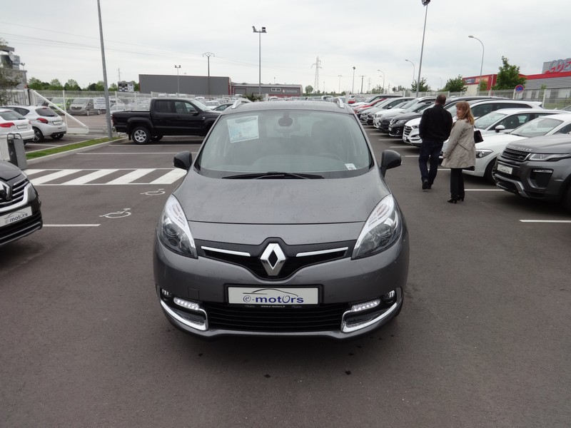 Avis-mandataire-auto-Emotors-Renault-Grand-scenic-Grand-sc-nic-iii-bose-dci-130-energy-7places-plus-visio.