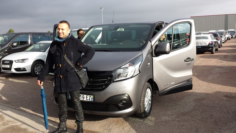 Avis-mandataire-auto-Emotors--Renault-trafic-combi-grand-intens-dci-120-energy-9-places-plus-portes-180-.