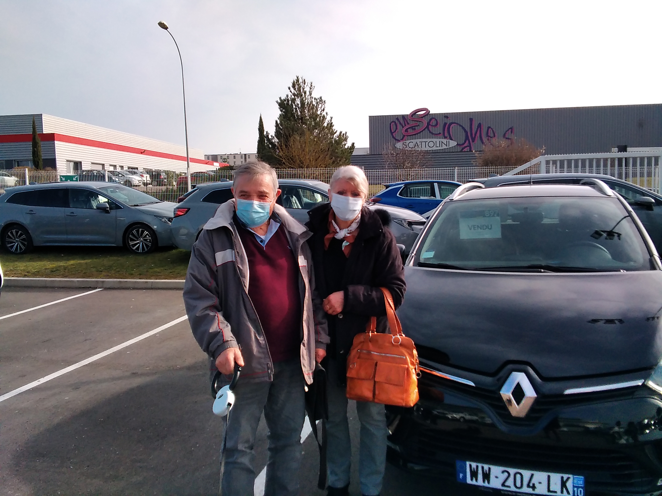 Avis-mandataire-auto-Emotors-Renault-Clio-iv-estate-Clio-zen-estate-tce-90-plus-gps.