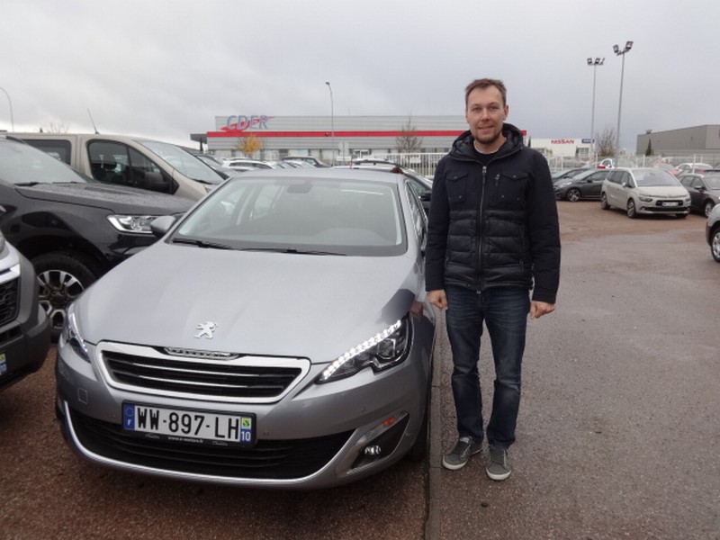 Avis-mandataire-auto-Emotors-Peugeot-308-Allure-bluehdi-120-plus-cam-ra-de-recul.