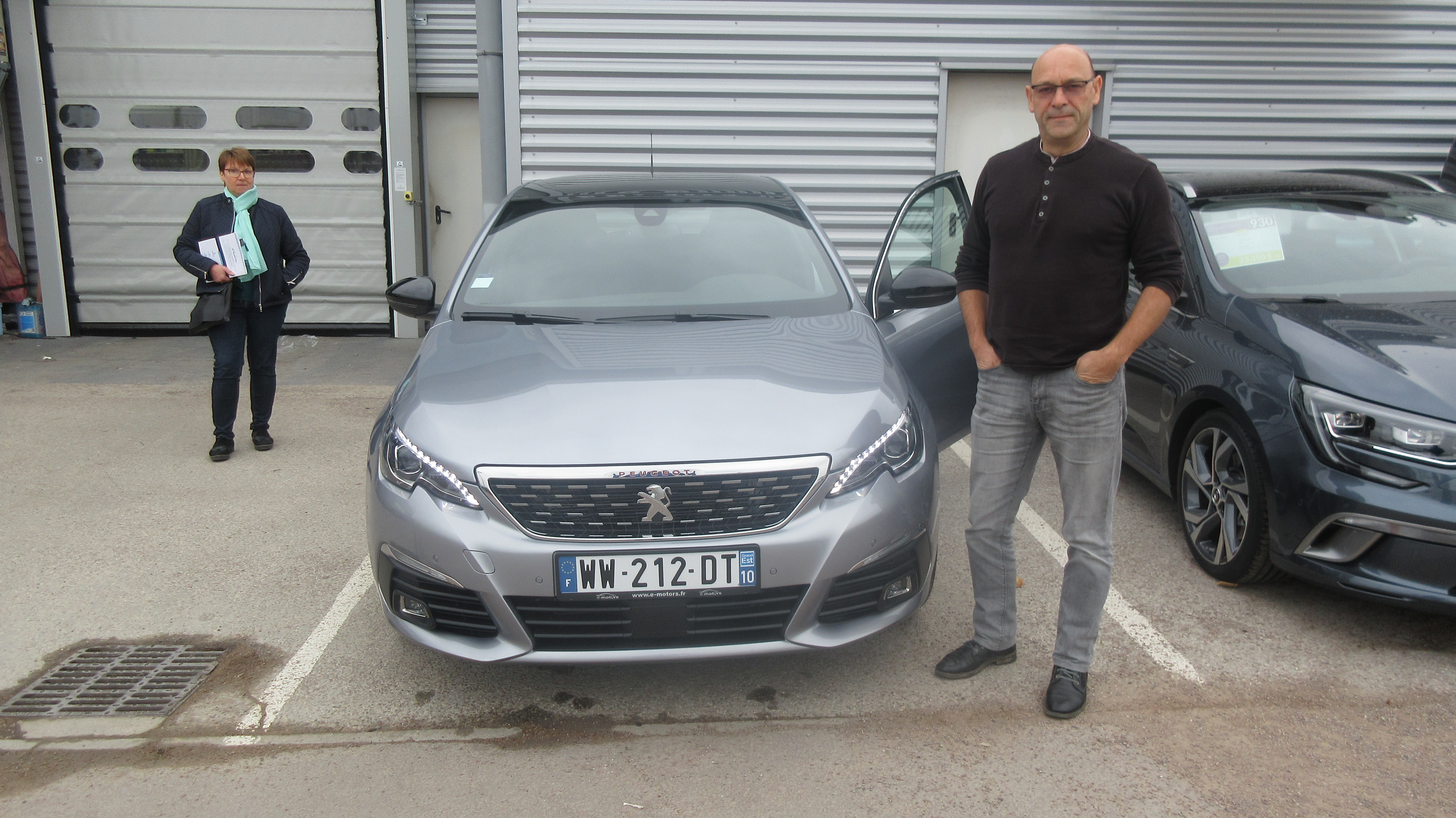 Avis-mandataire-auto-Emotors-Peugeot-308-Gt-line-puretech-130-s-s-plus-jantes-18-toit-vitr.