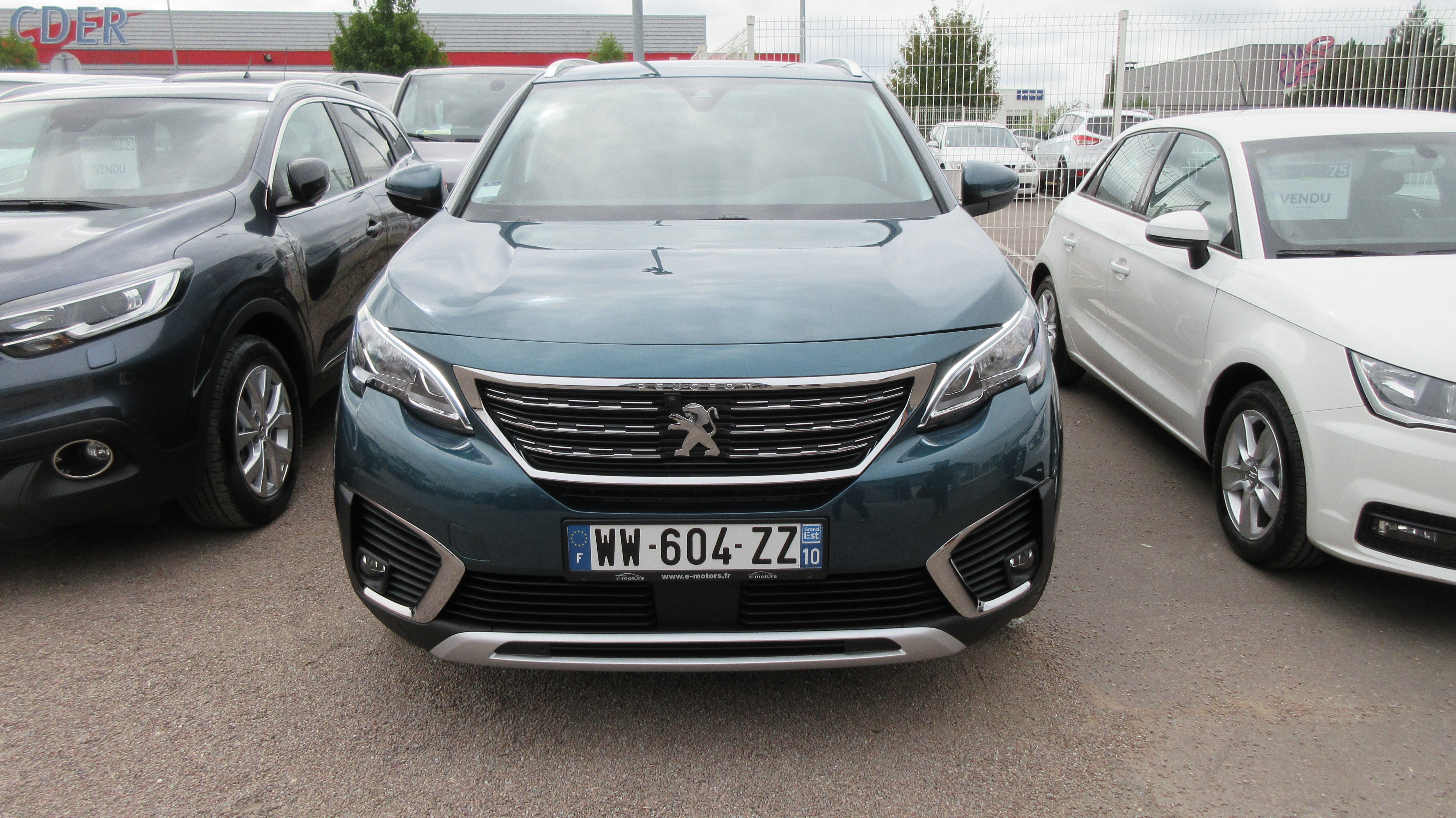 Avis-mandataire-auto-Emotors-Peugeot-5008-Allure-puretech-130-eat6-s-s.